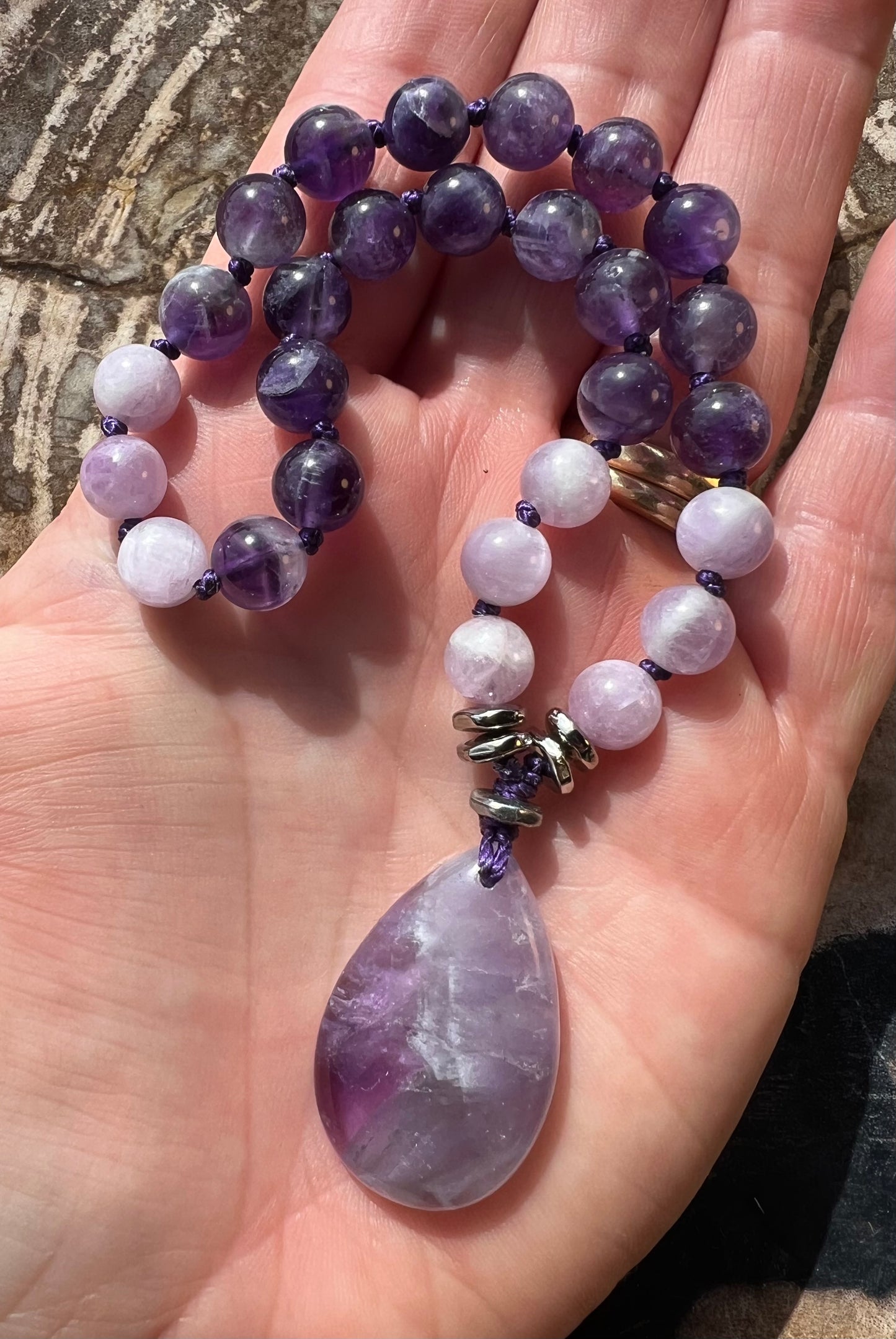 Pocket Mālā with Amethyst and Kunzite Beads