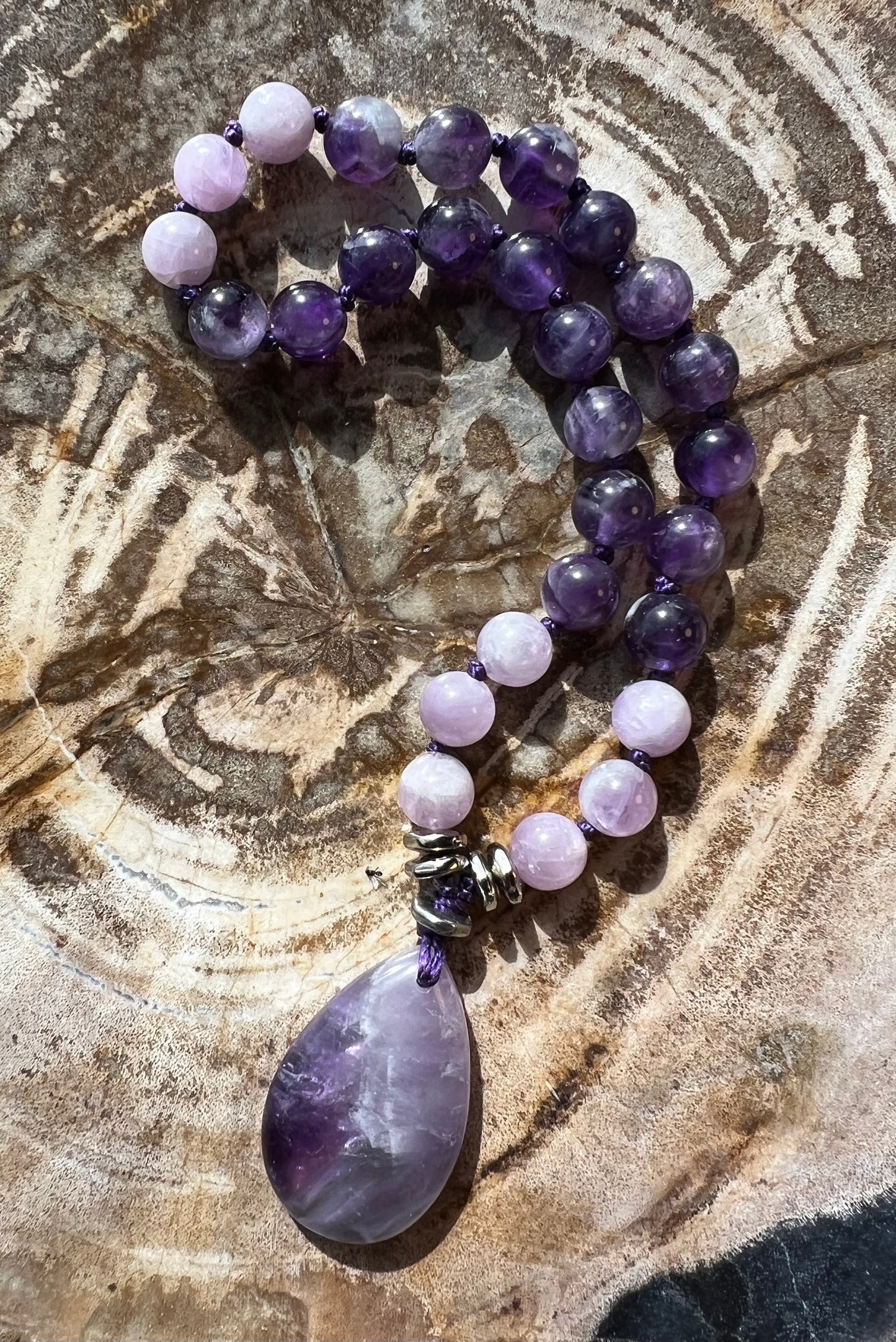 Pocket Mālā with Amethyst and Kunzite Beads