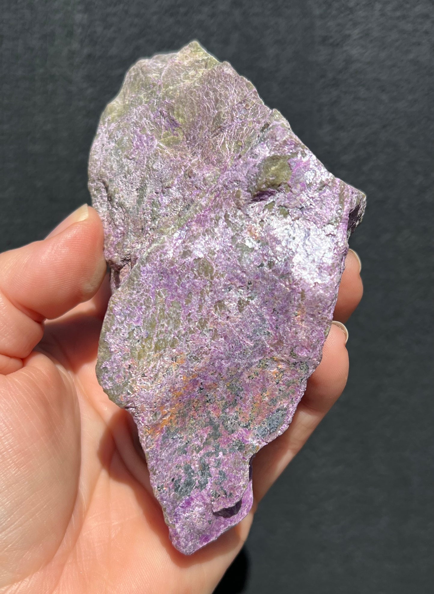 Stichtite in Serpentine raw