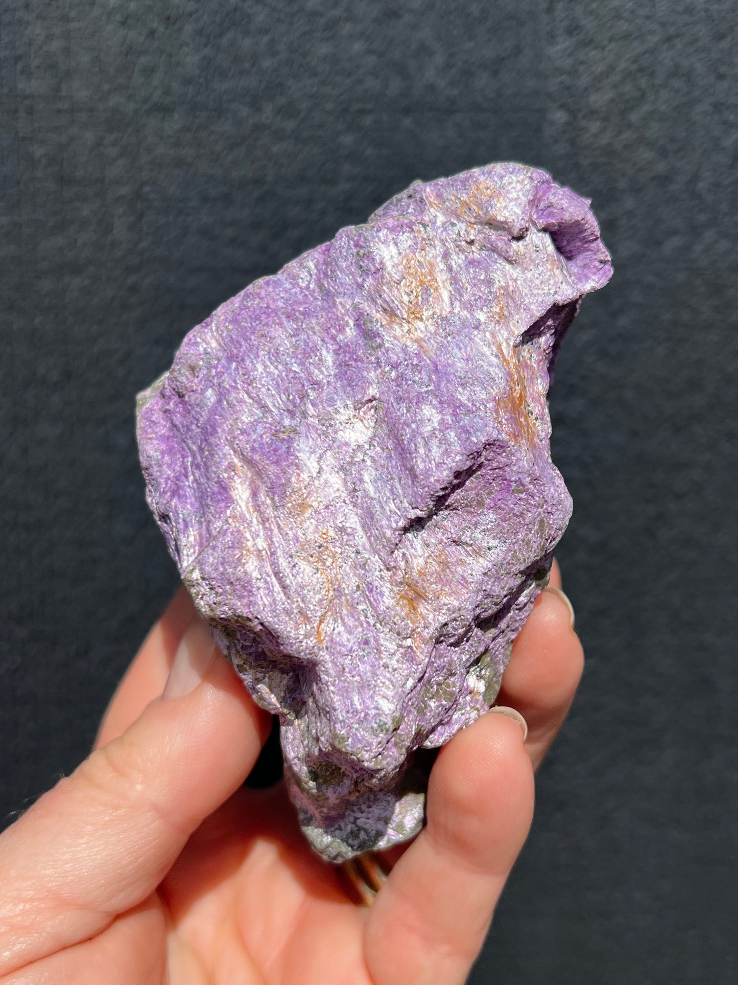 Stichtite in Serpentine raw