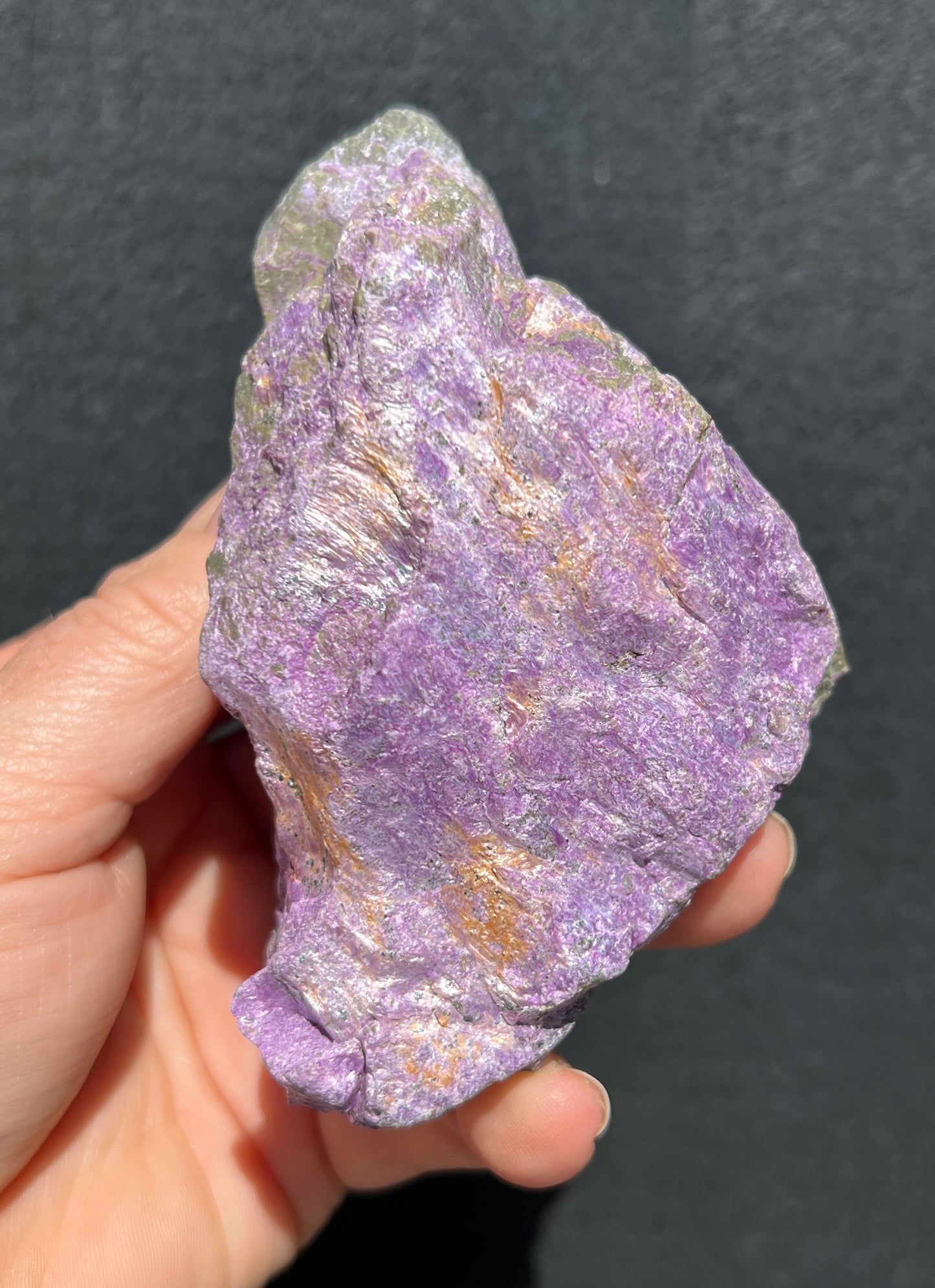 Stichtite in Serpentine raw