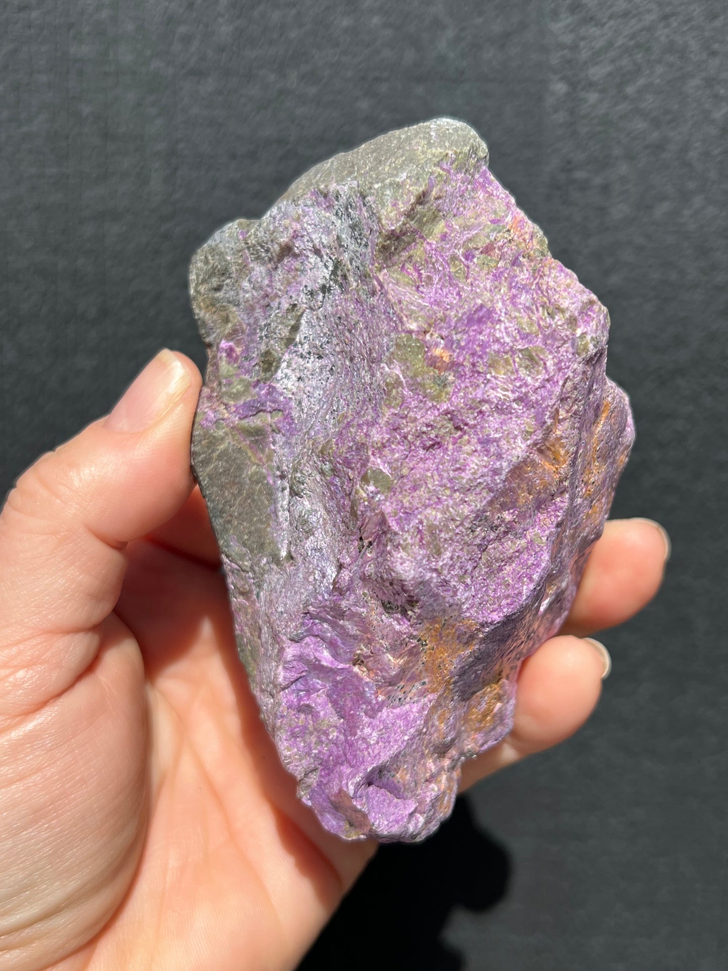Stichtite in Serpentine raw
