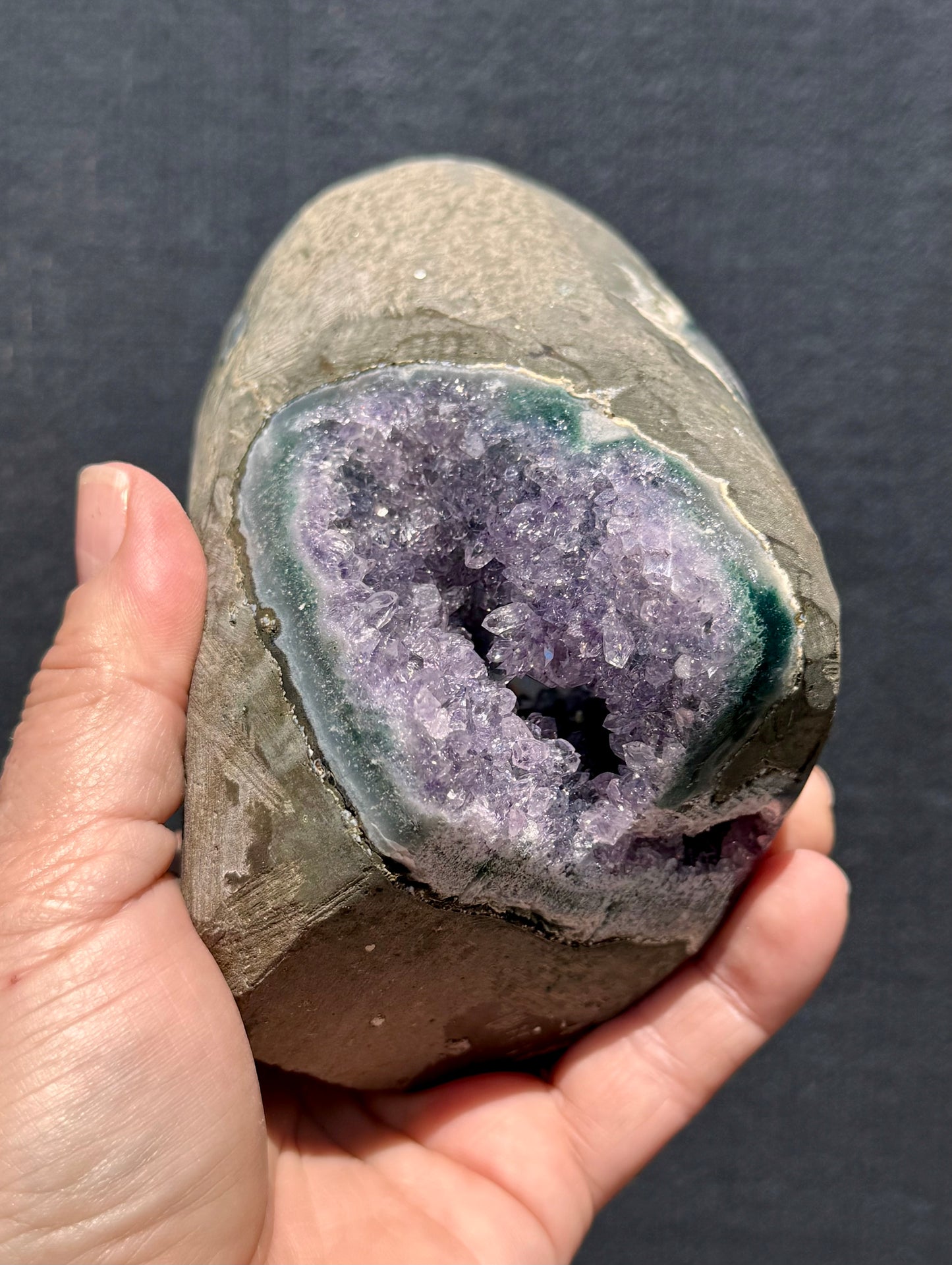 Lilac Amethyst Wrap-Around Geode Cut Base with Green Agate Border 10