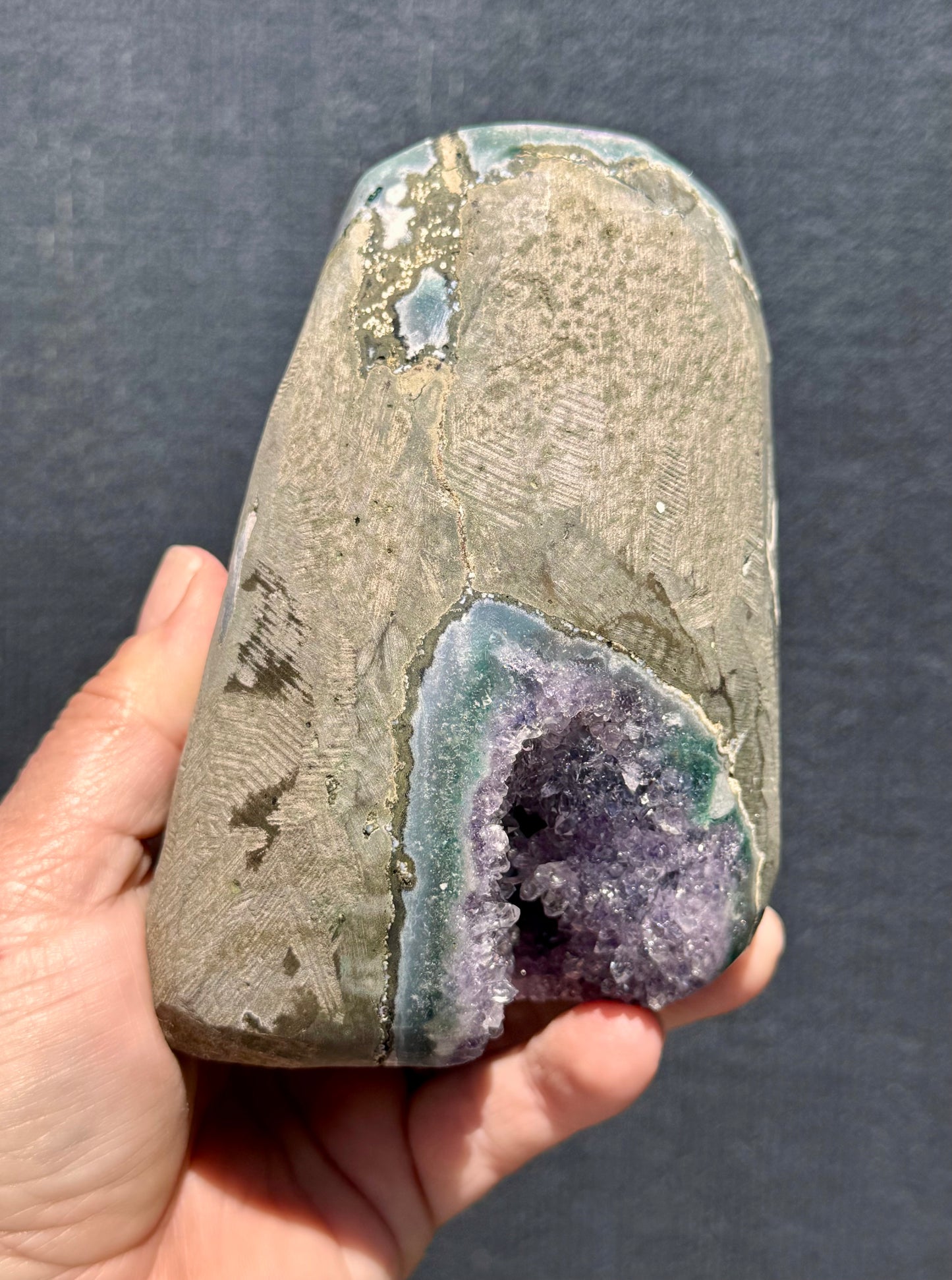 Lilac Amethyst Wrap-Around Geode Cut Base with Green Agate Border 10