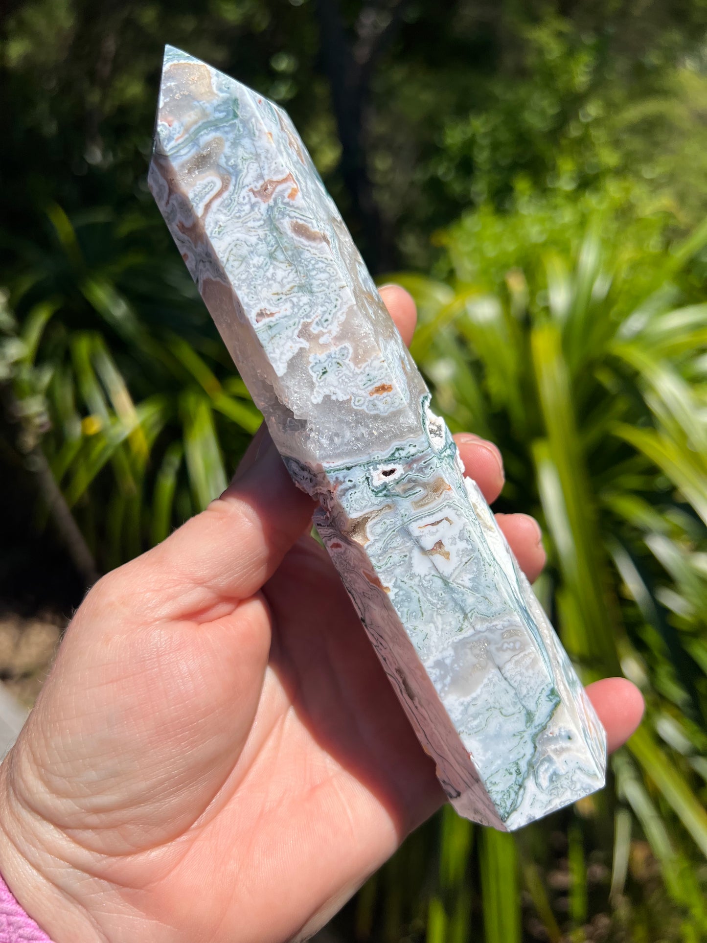 Moss Agate Tower, Rainbow