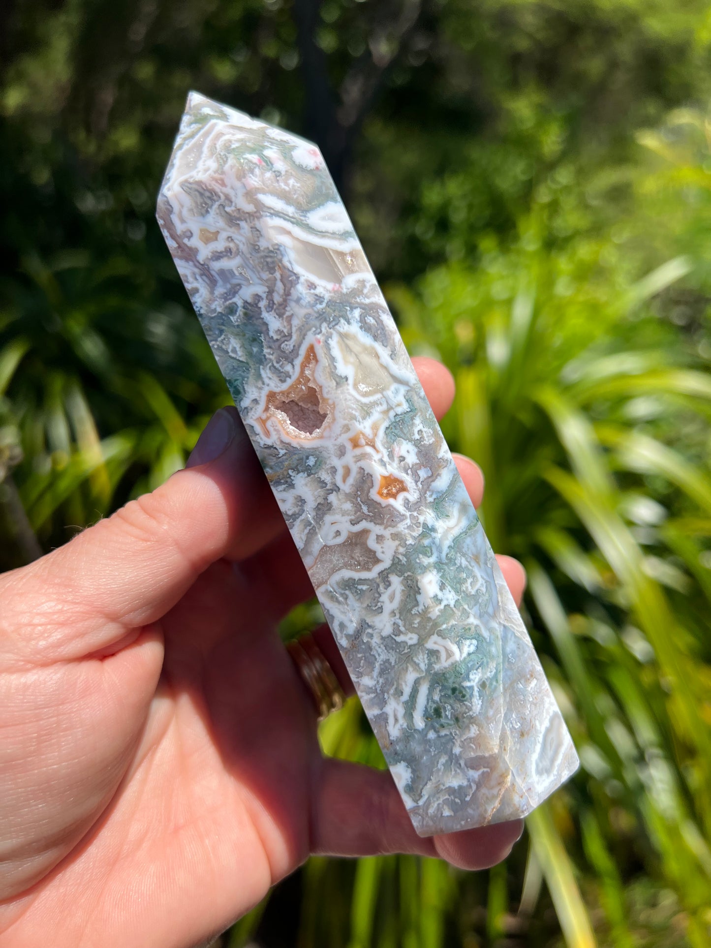 Moss Agate Tower, Rainbow