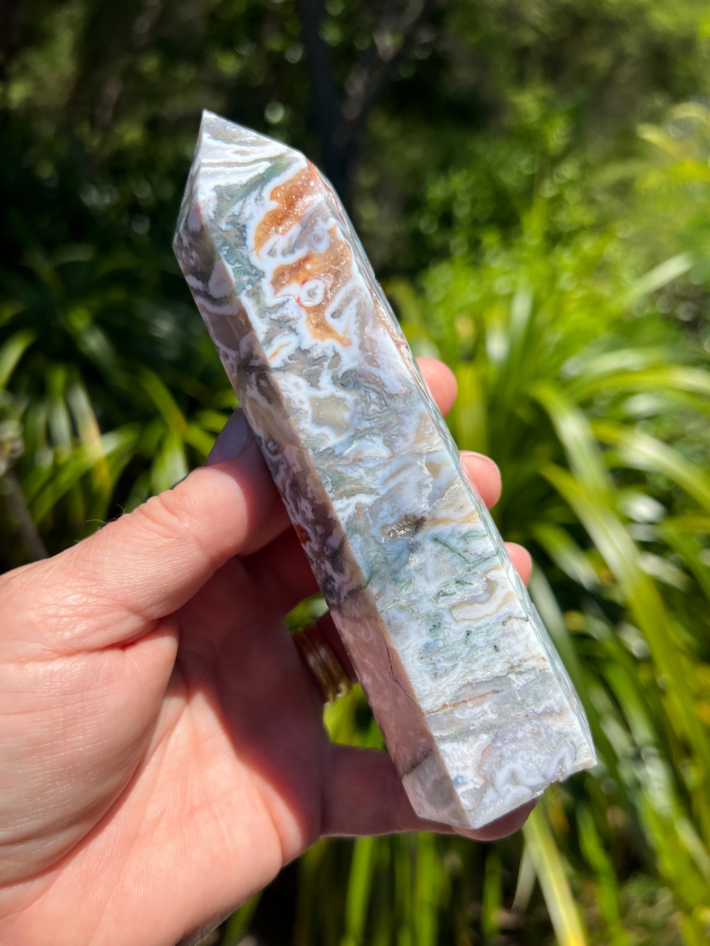 Moss Agate Tower, Rainbow