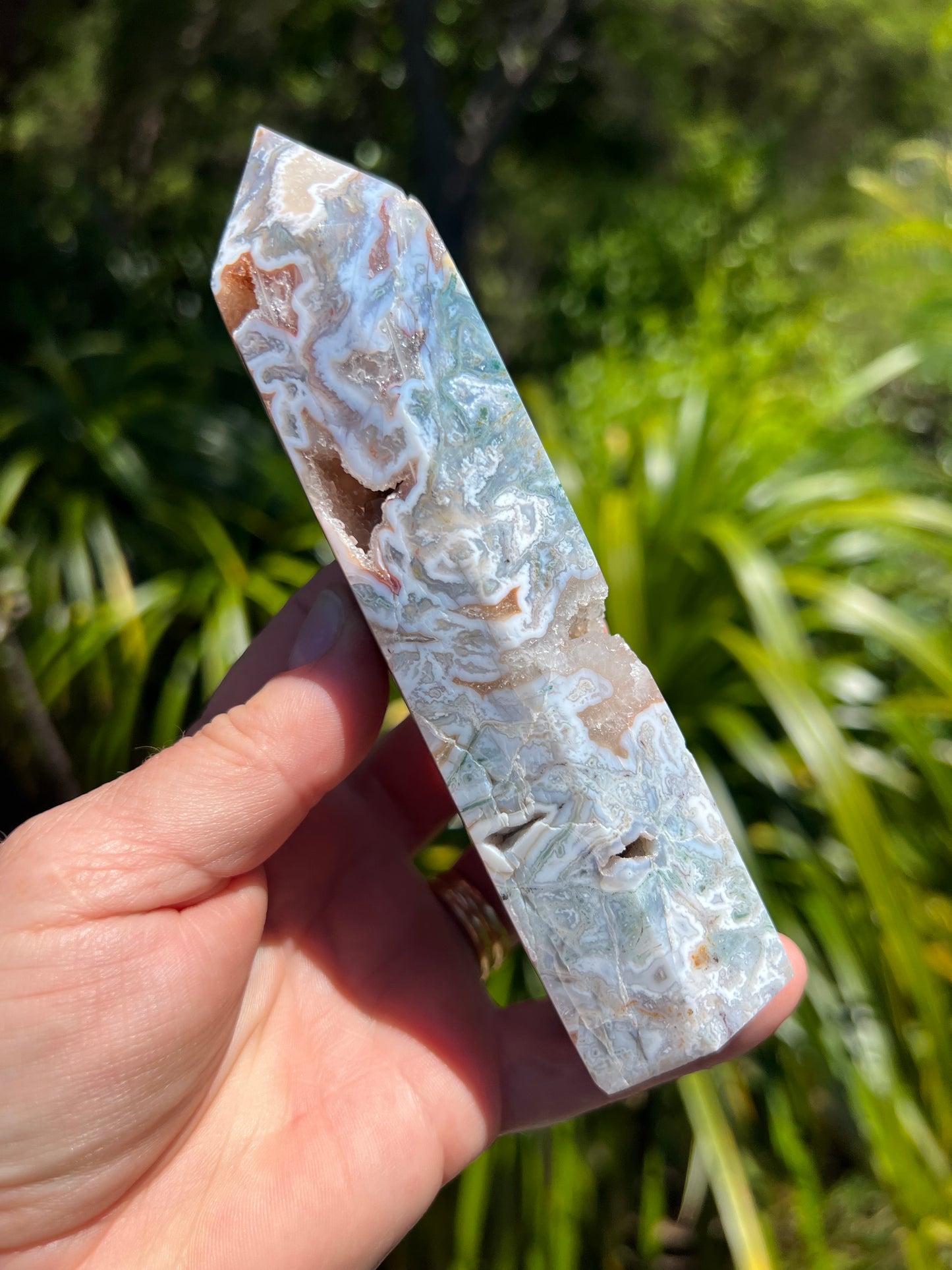 Moss Agate Tower, Rainbow