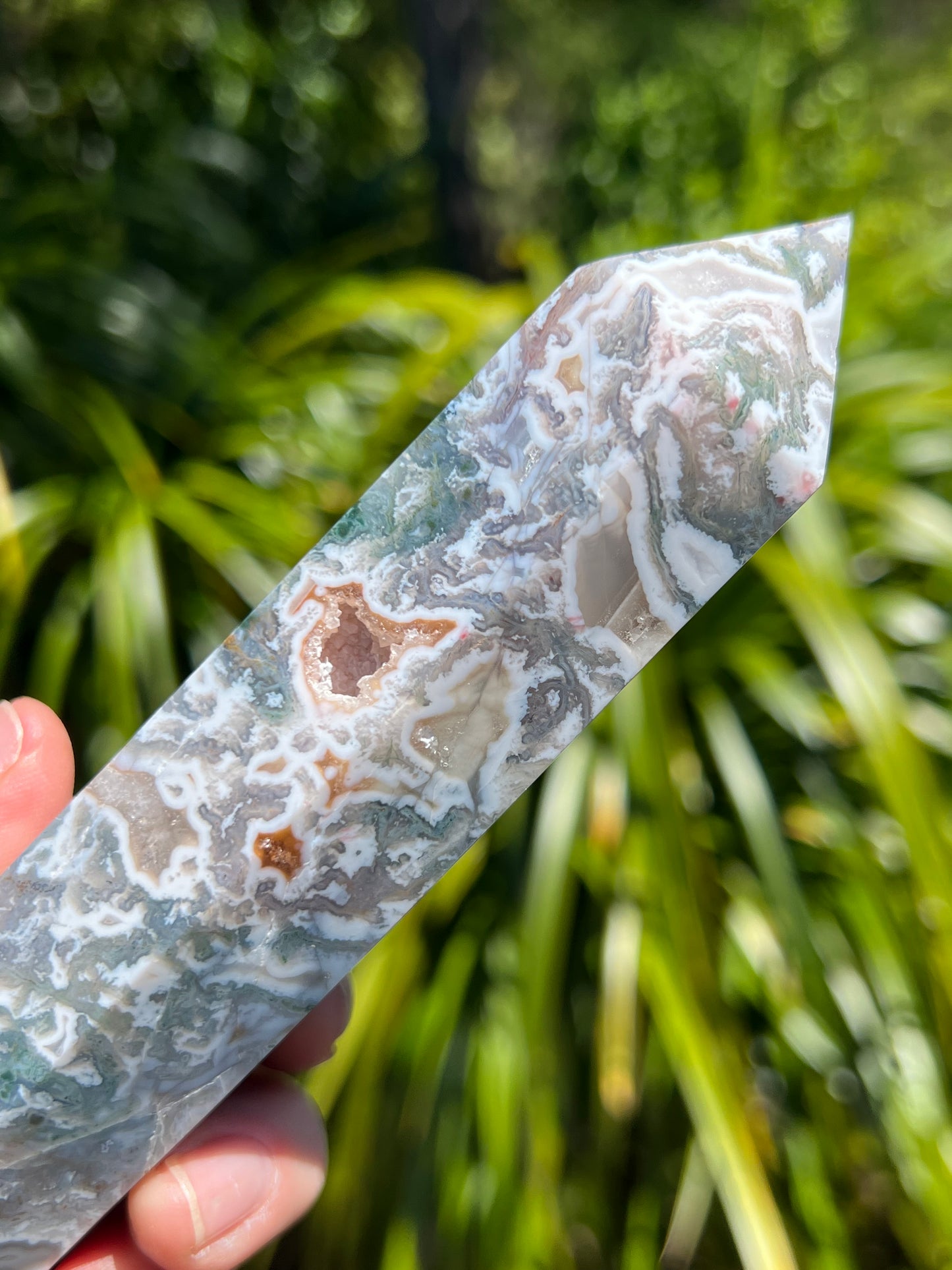 Moss Agate Tower, Rainbow