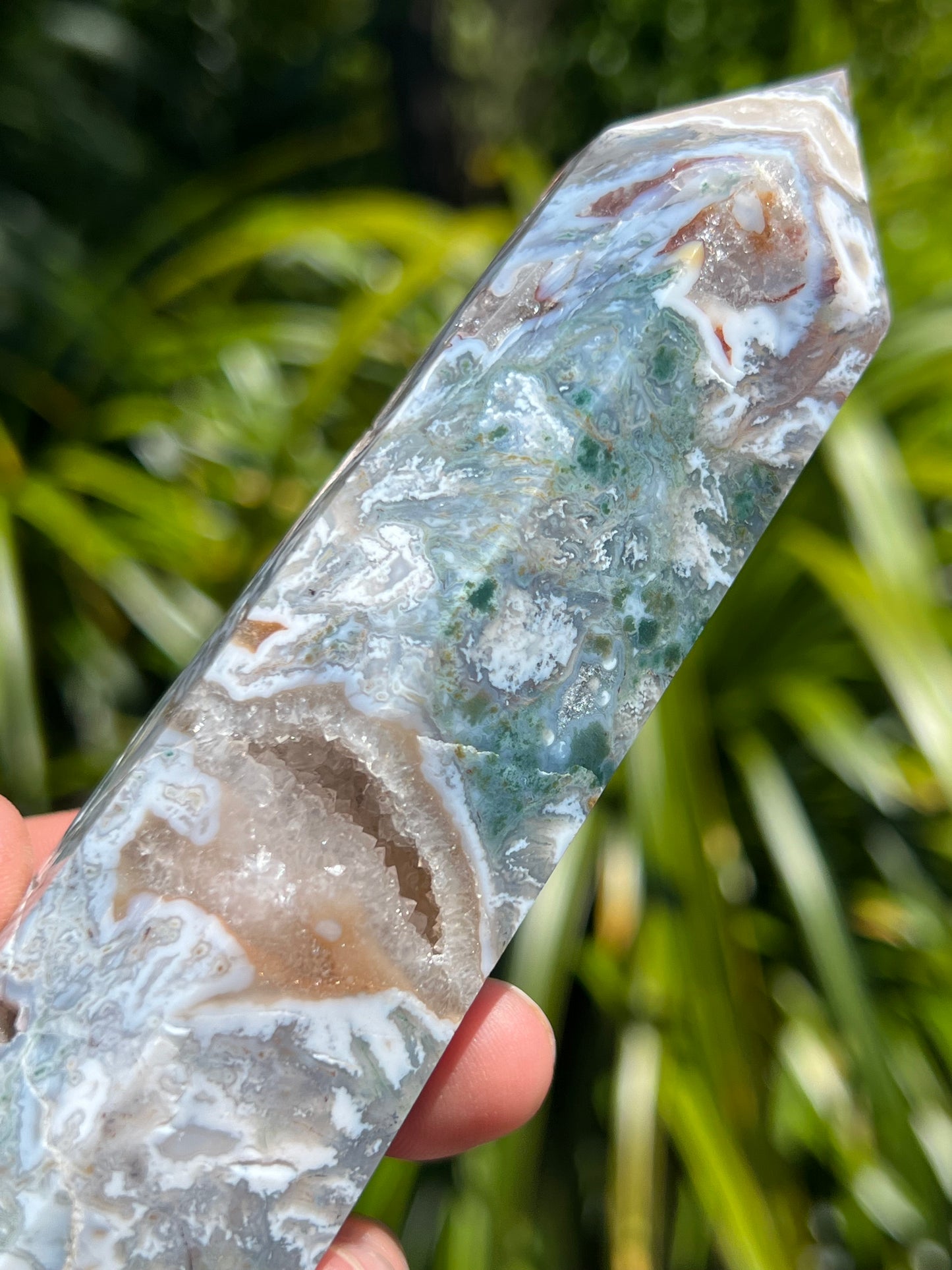 Moss Agate Tower, Rainbow