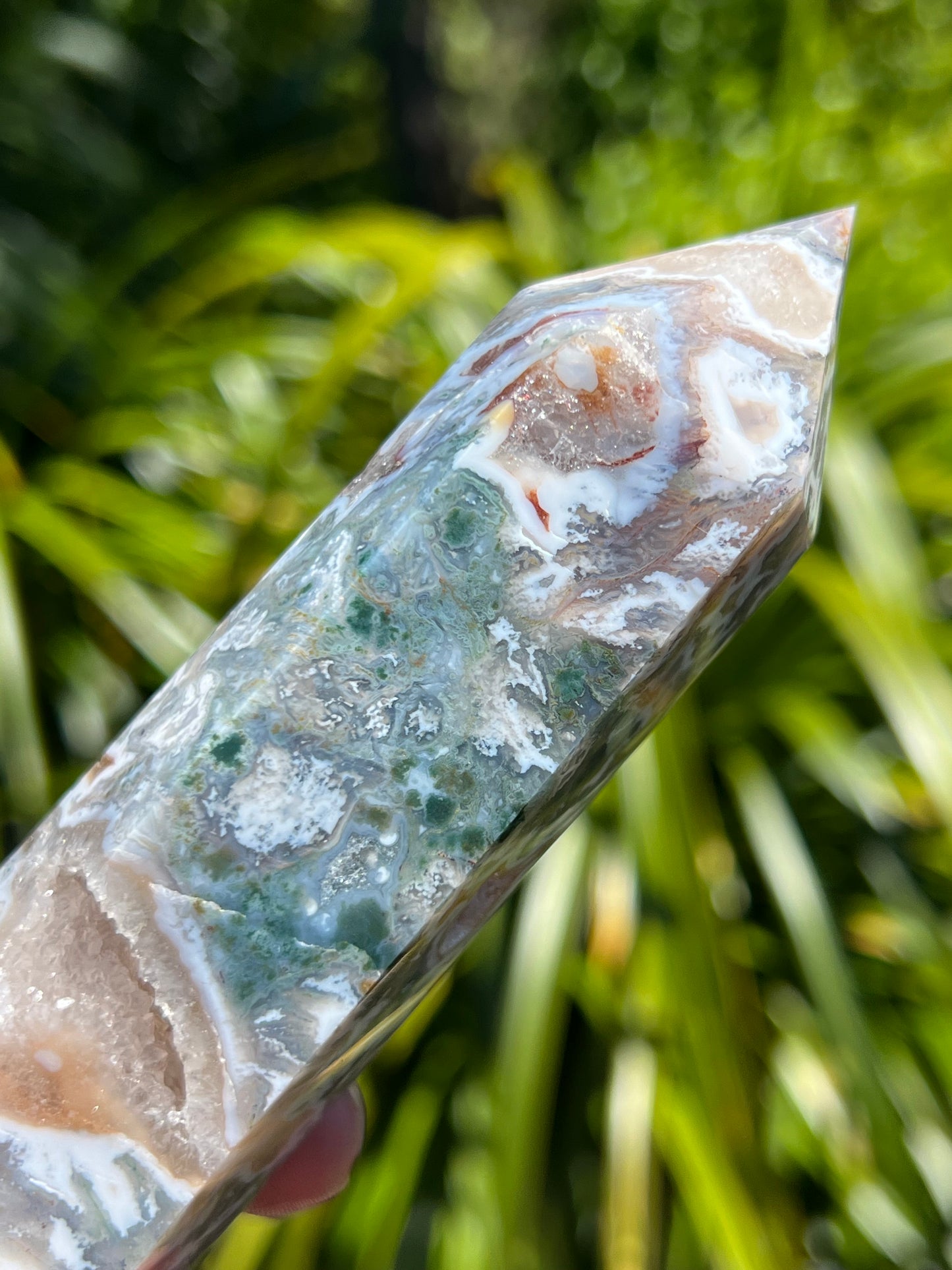 Moss Agate Tower, Rainbow