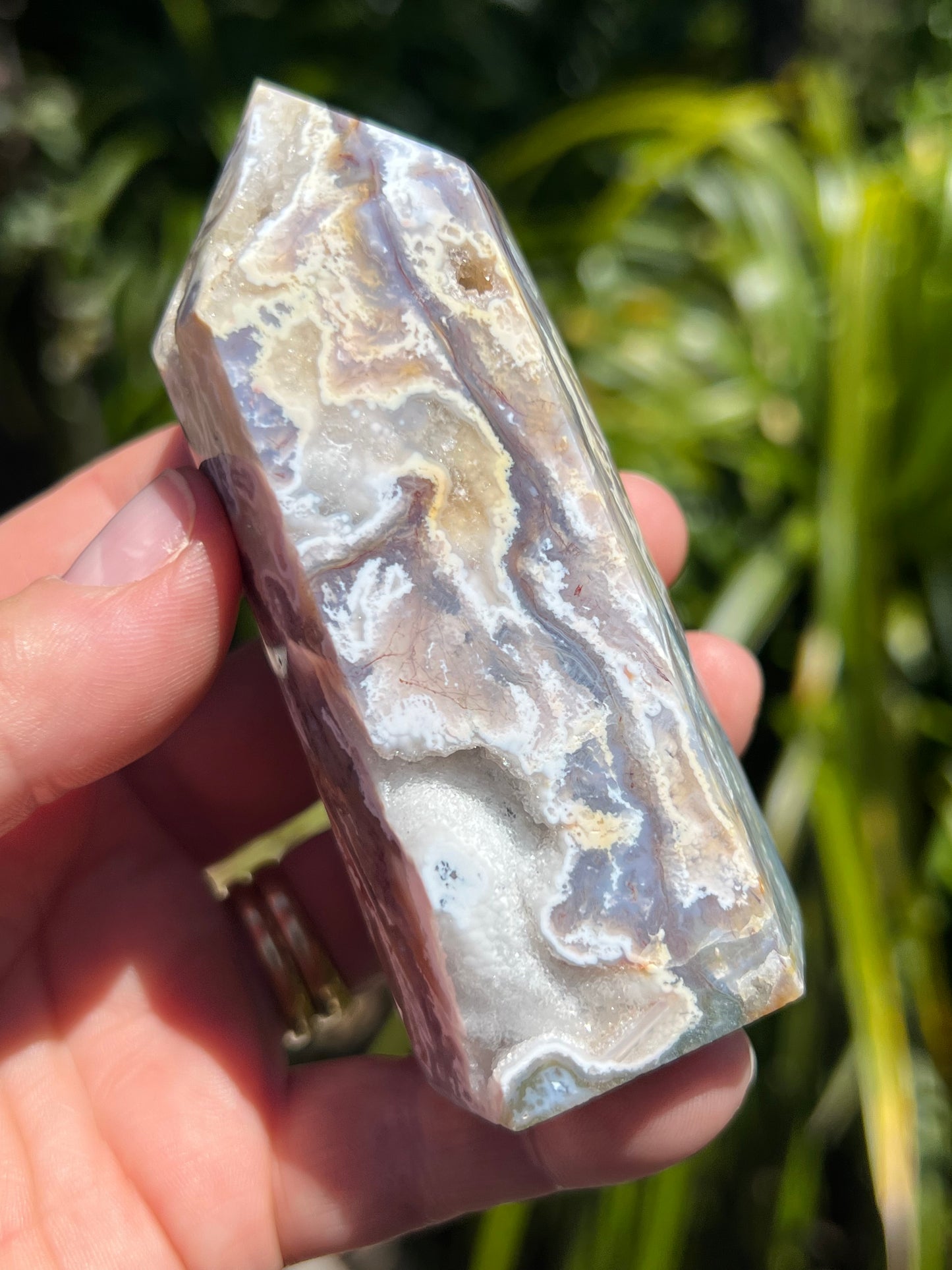 Moss Agate Tower, Rainbow