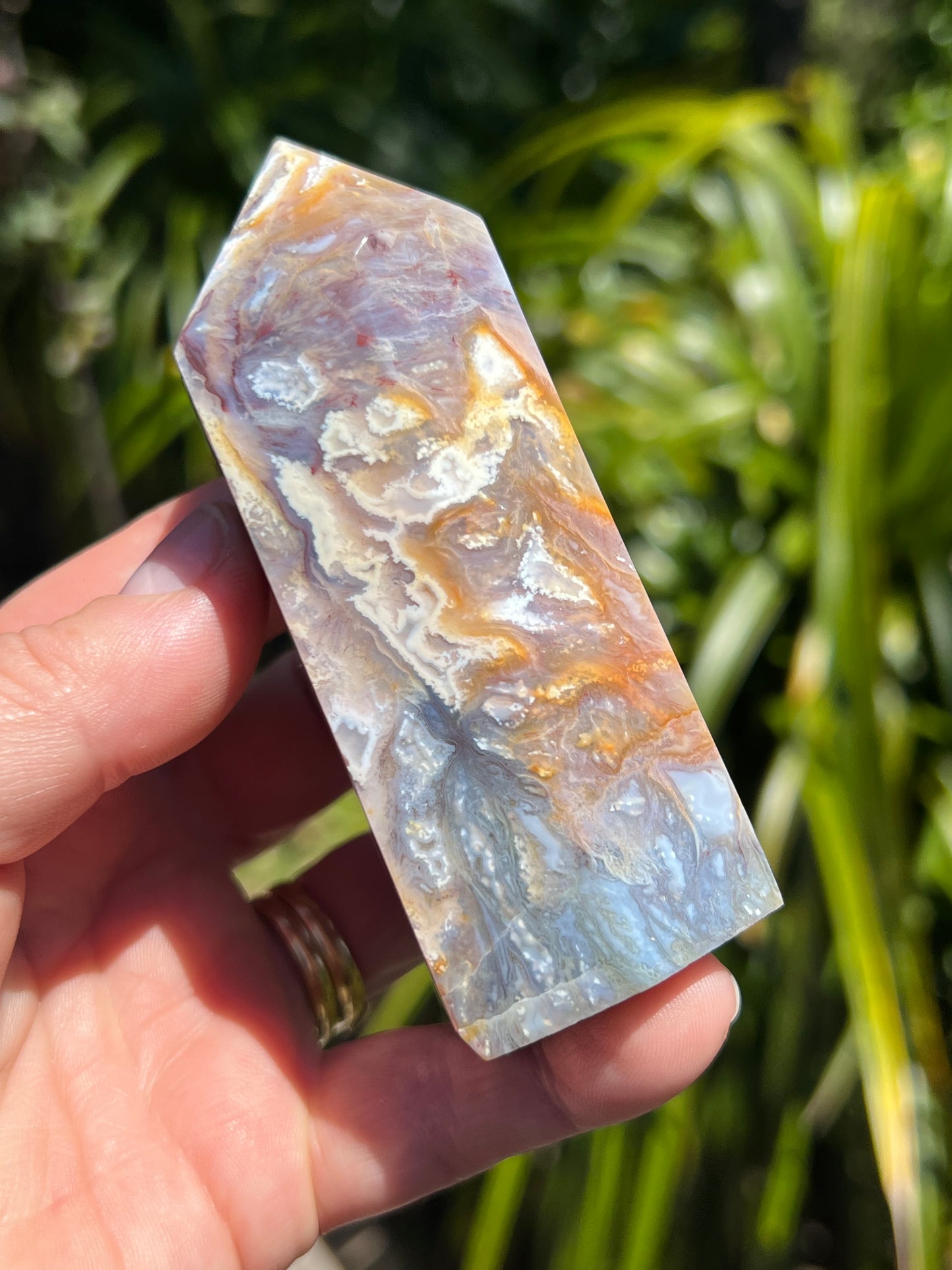 Moss Agate Tower, Rainbow