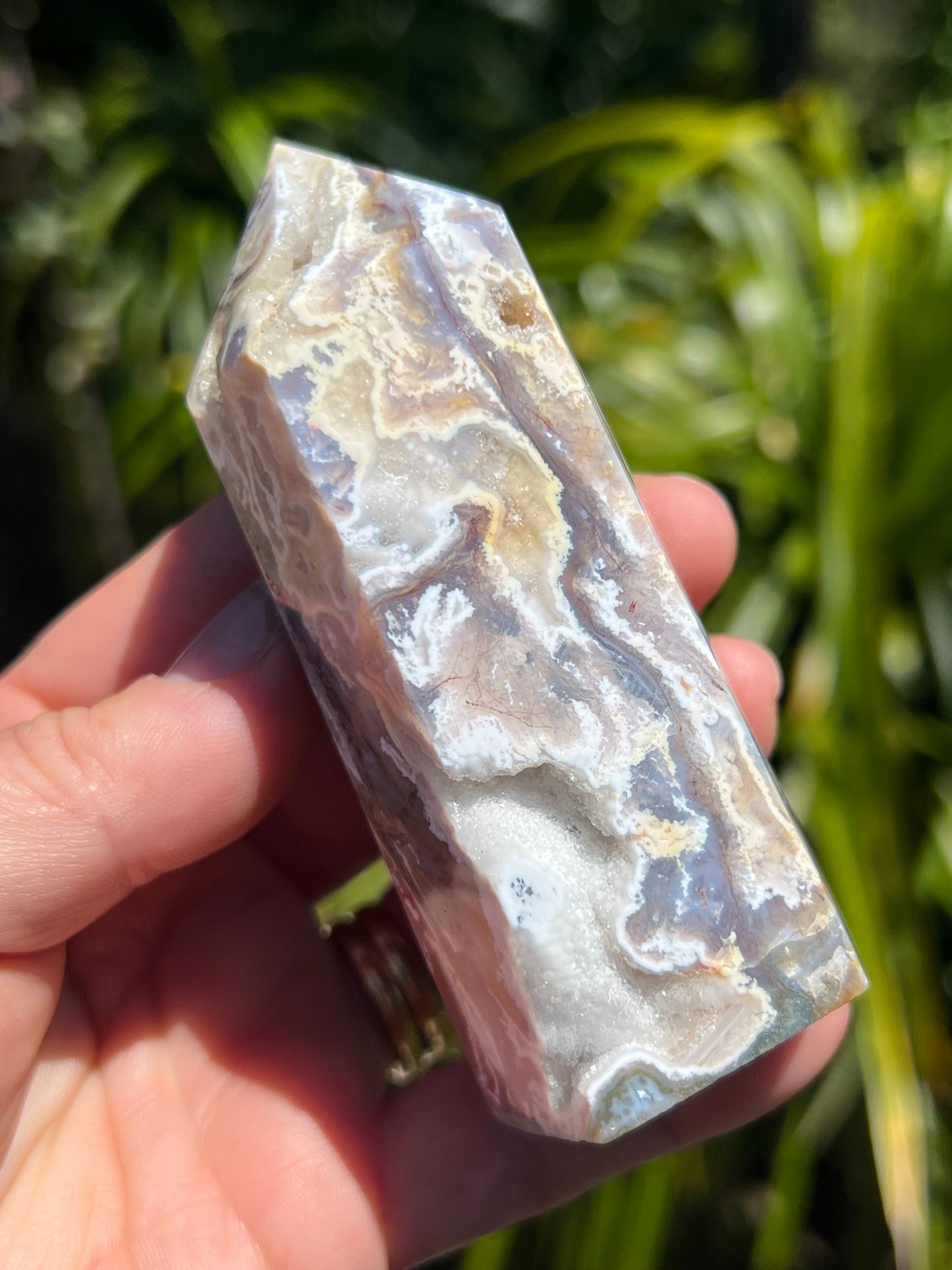 Moss Agate Tower, Rainbow