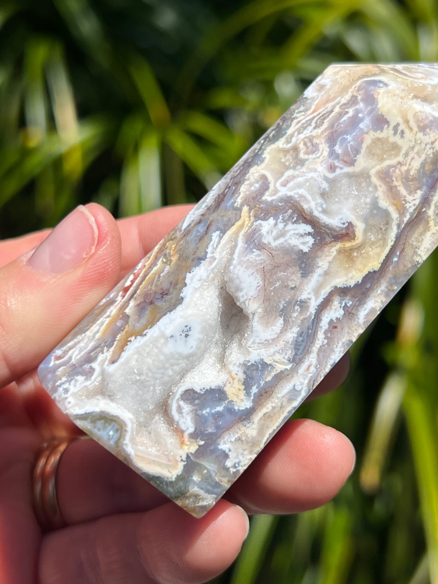 Moss Agate Tower, Rainbow