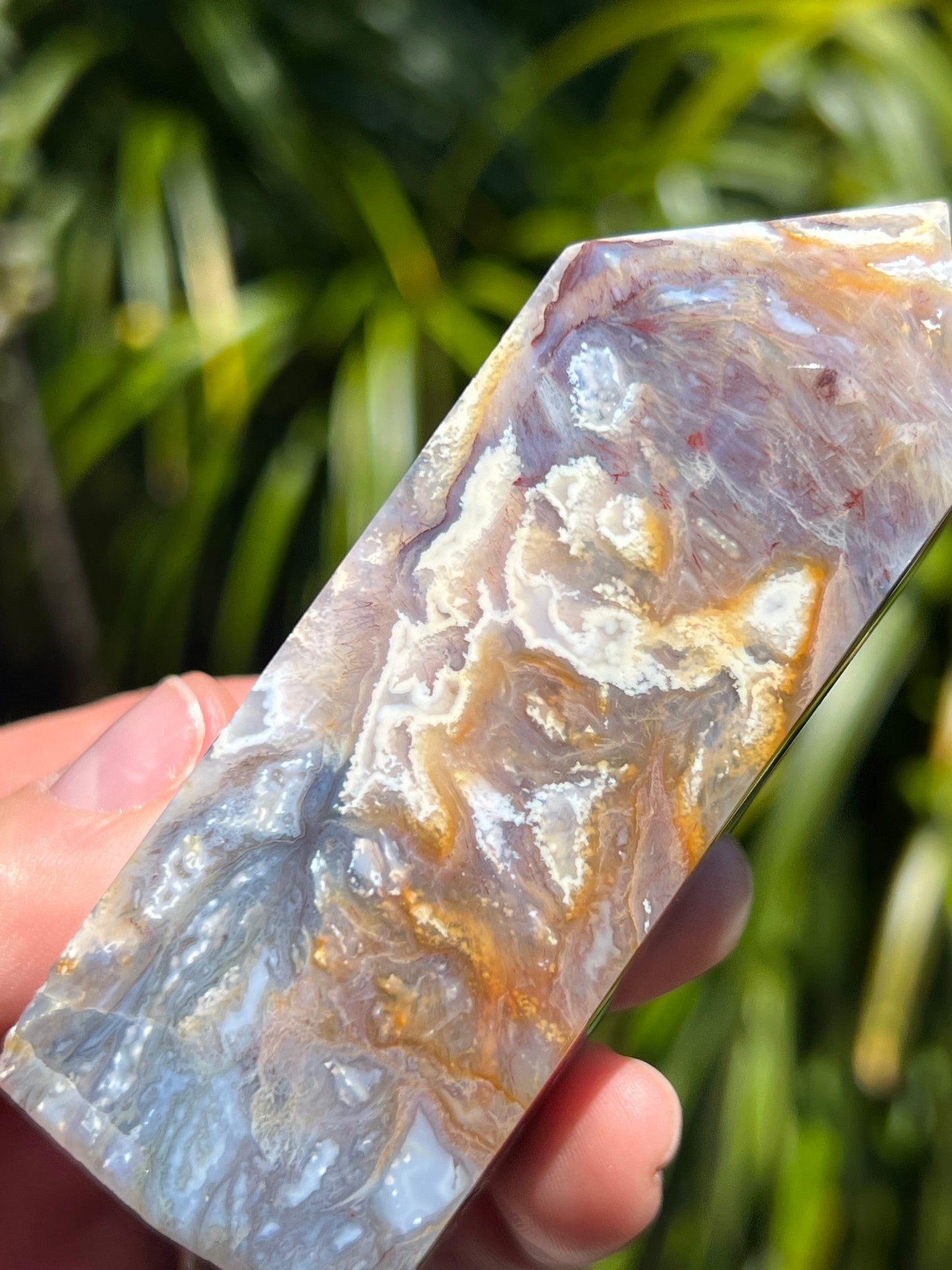 Moss Agate Tower, Rainbow