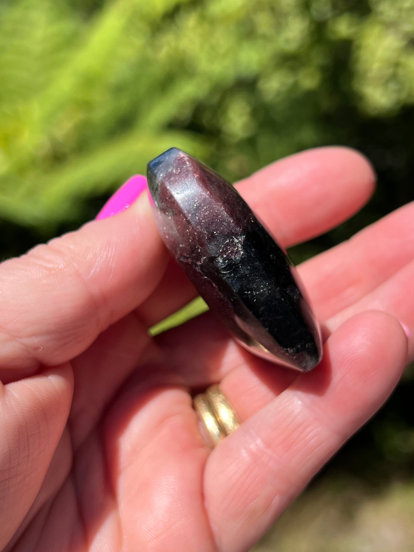 Almandine Garnet in Anthophyllite and Cordierite Heart