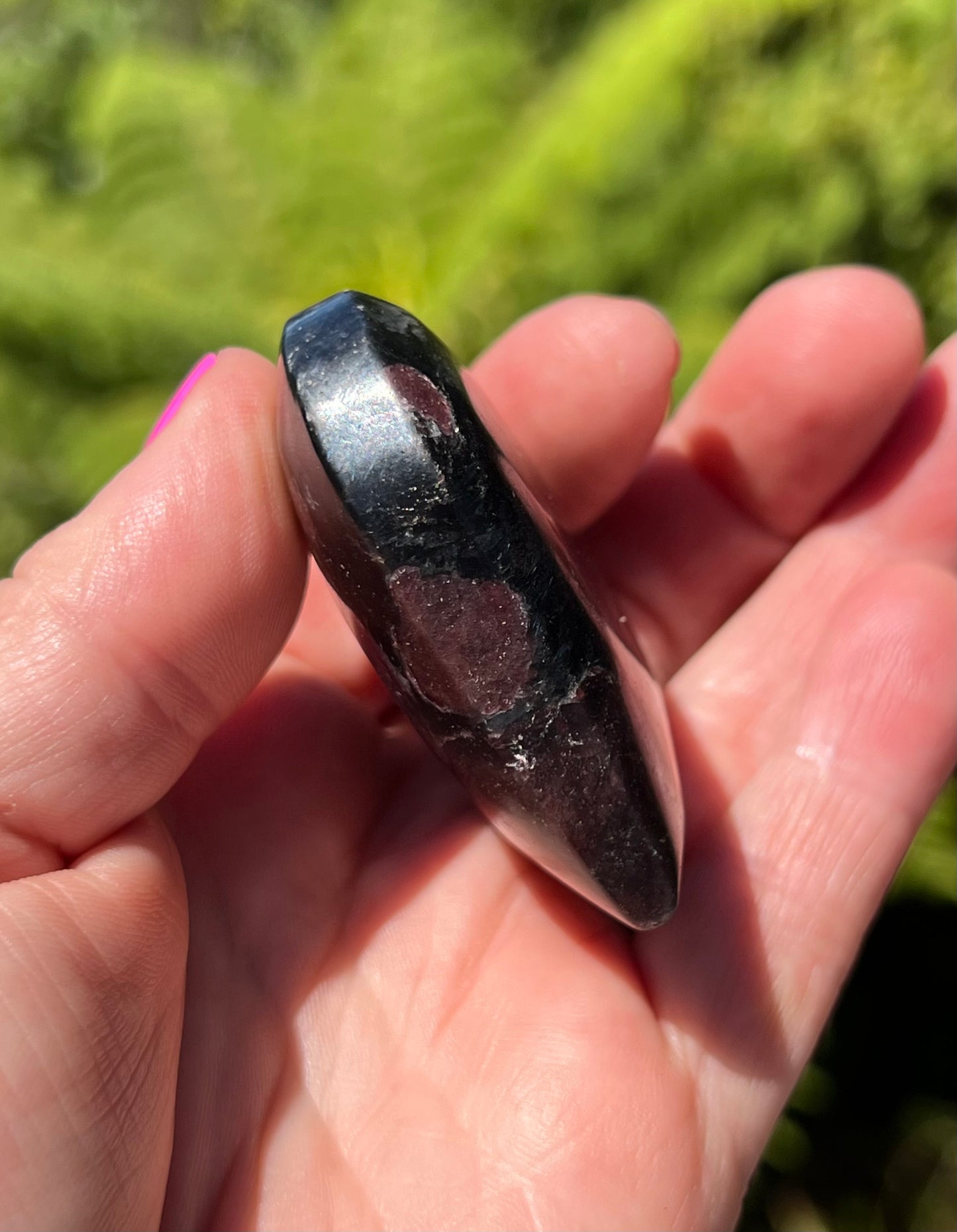 Almandine Garnet in Anthophyllite and Cordierite Heart