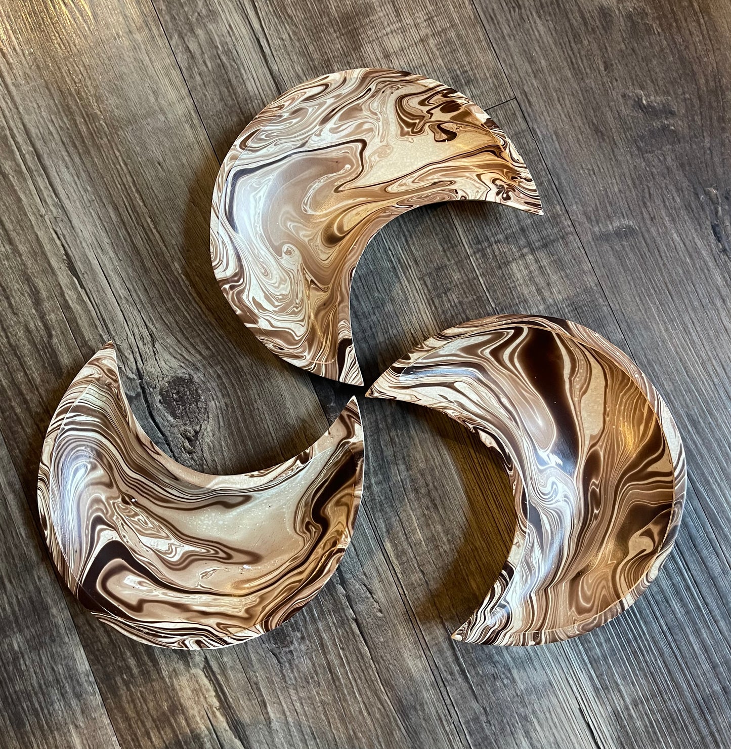 Crescent Moon Mango Wood Bowl, Light Brown Marble