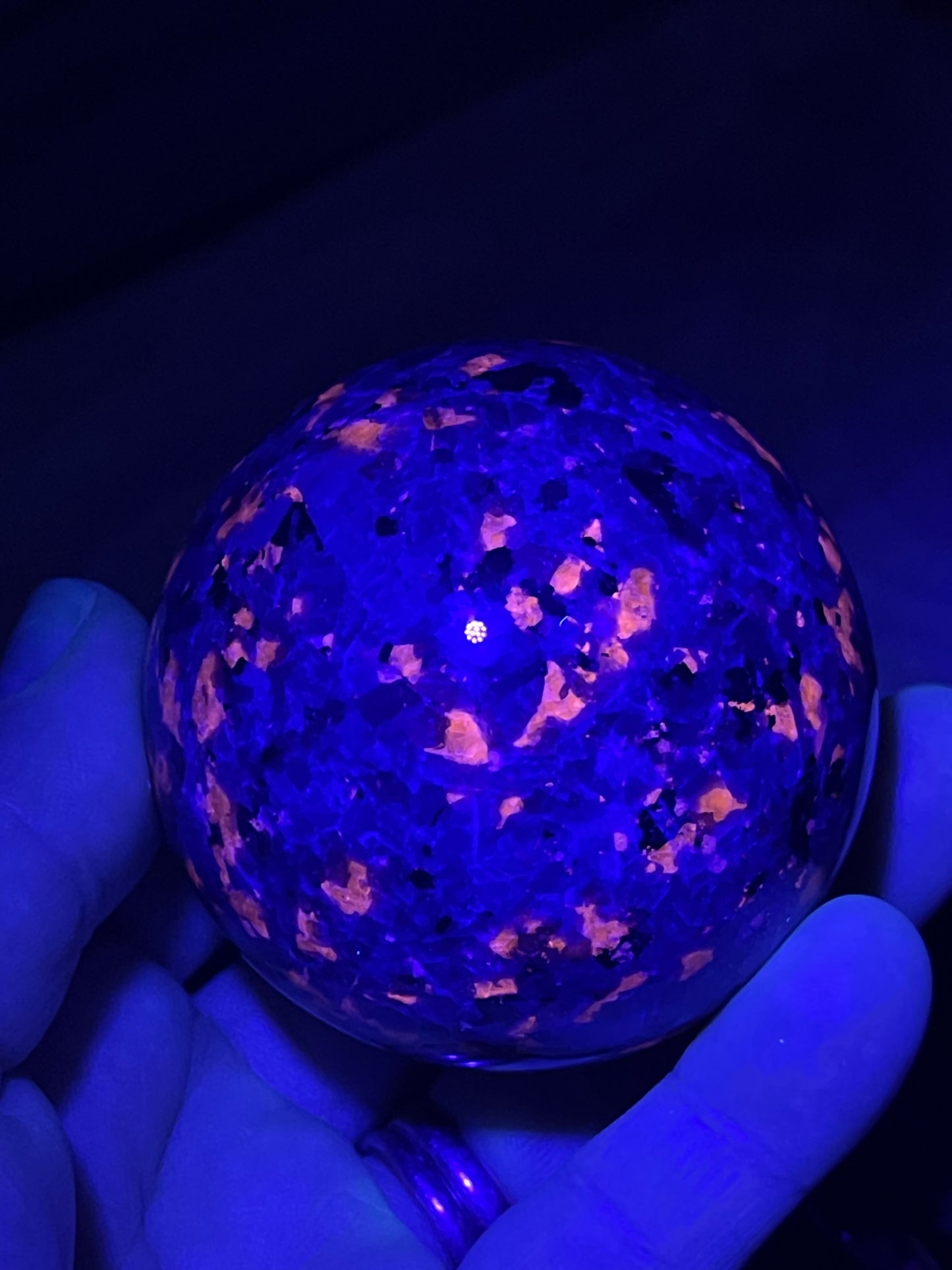 Yooperlite Sphere/Ultra Violet Sodalite