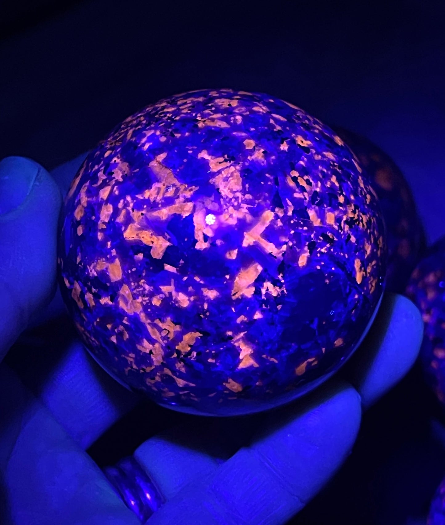 Yooperlite Sphere/Ultra Violet Sodalite