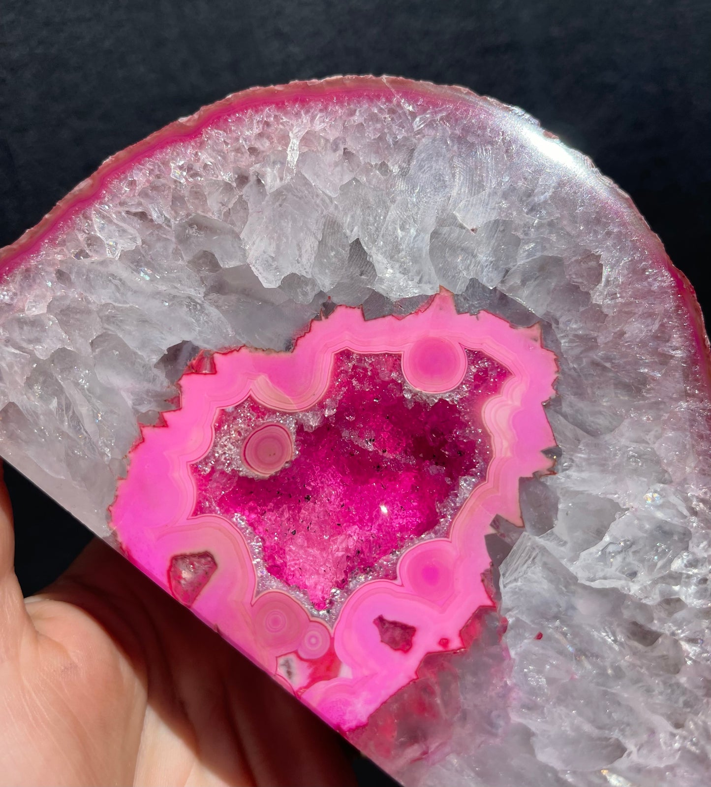 Agate Geode Dyed Pink, Cut Base