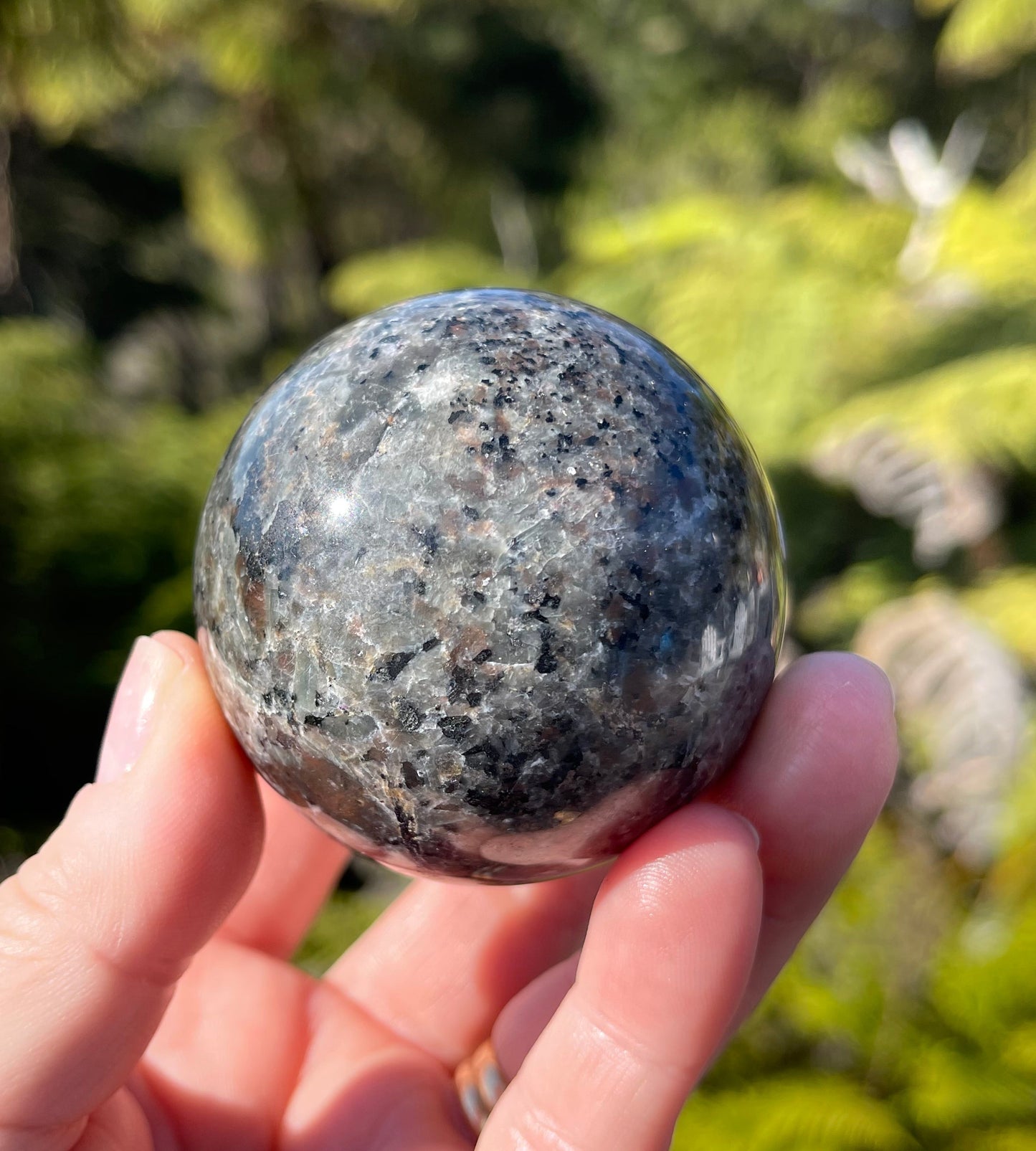Yooperlite Sphere/Ultra Violet Sodalite