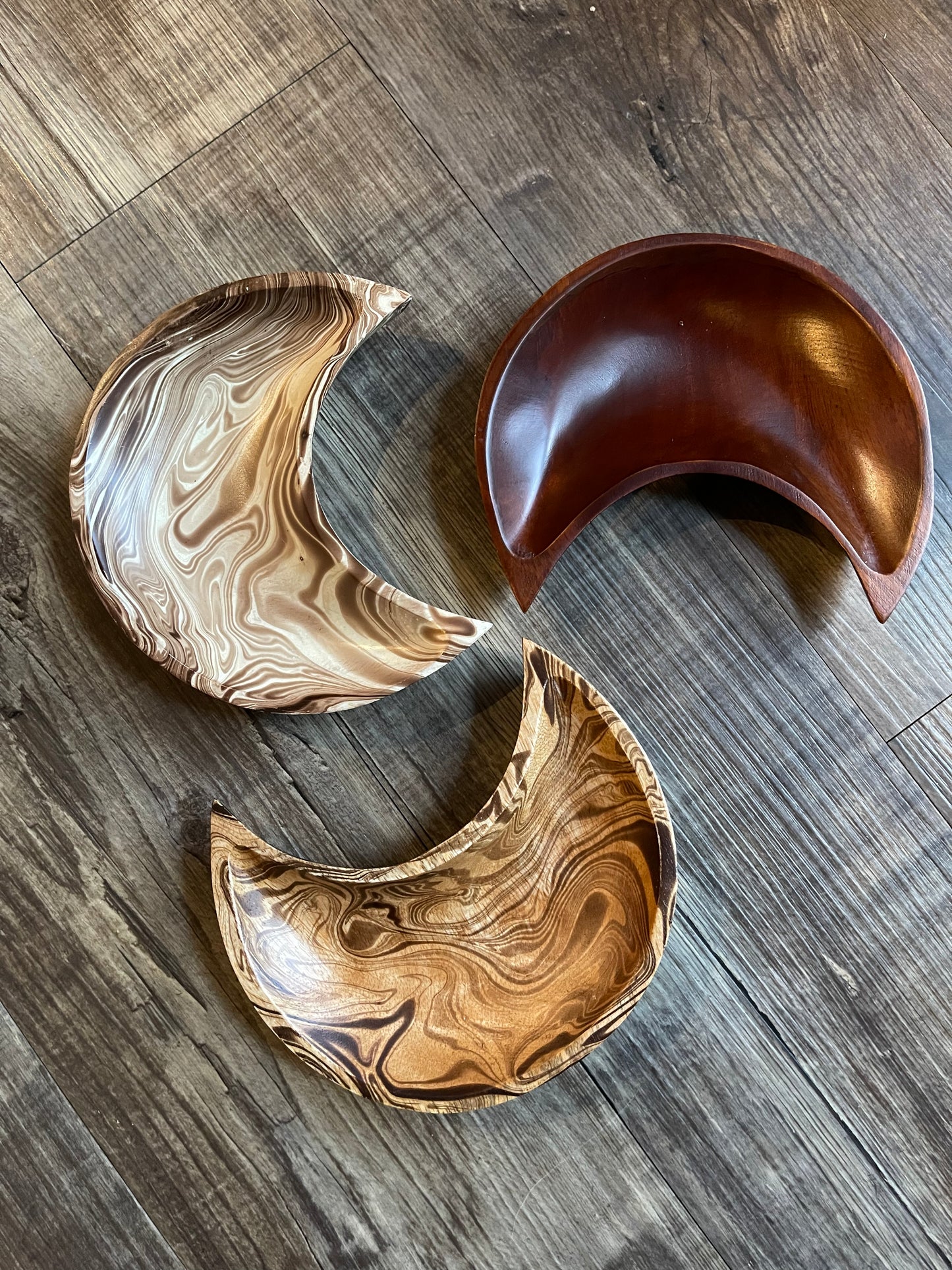 Crescent Moon Mango Wood Bowl, Light Brown Marble