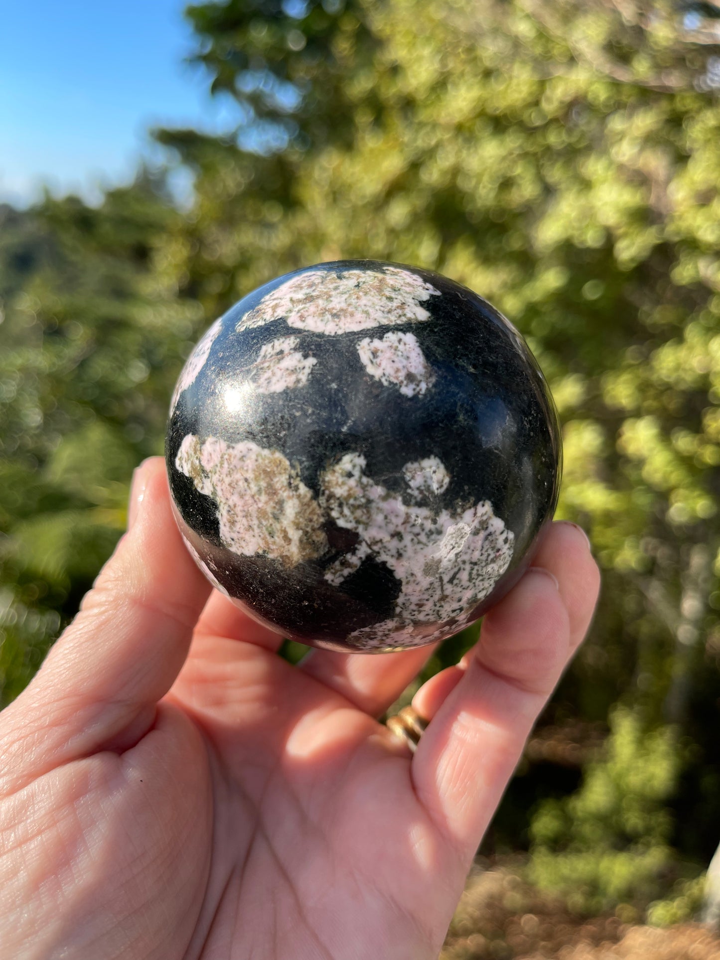 Black jade with Thulite Sphere