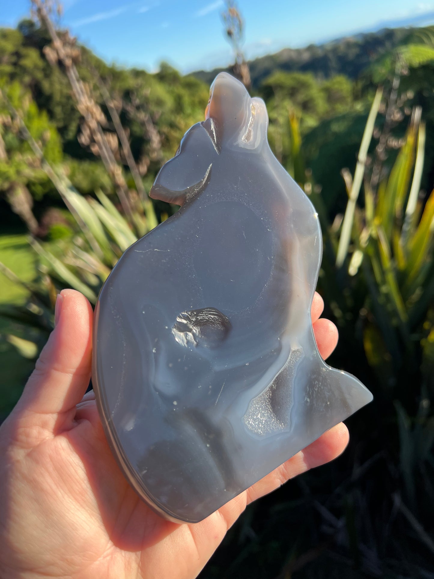 Agate Geode Carved Howling Wolf