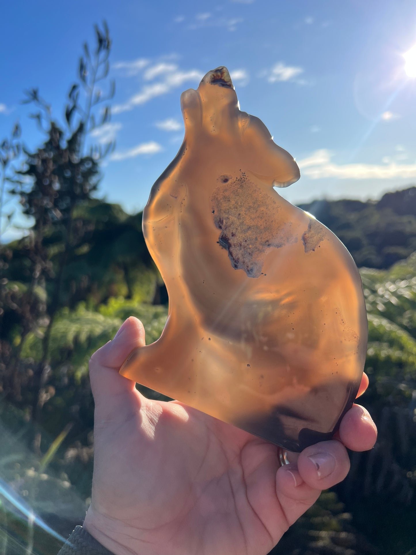Agate Geode Carved Howling Wolf