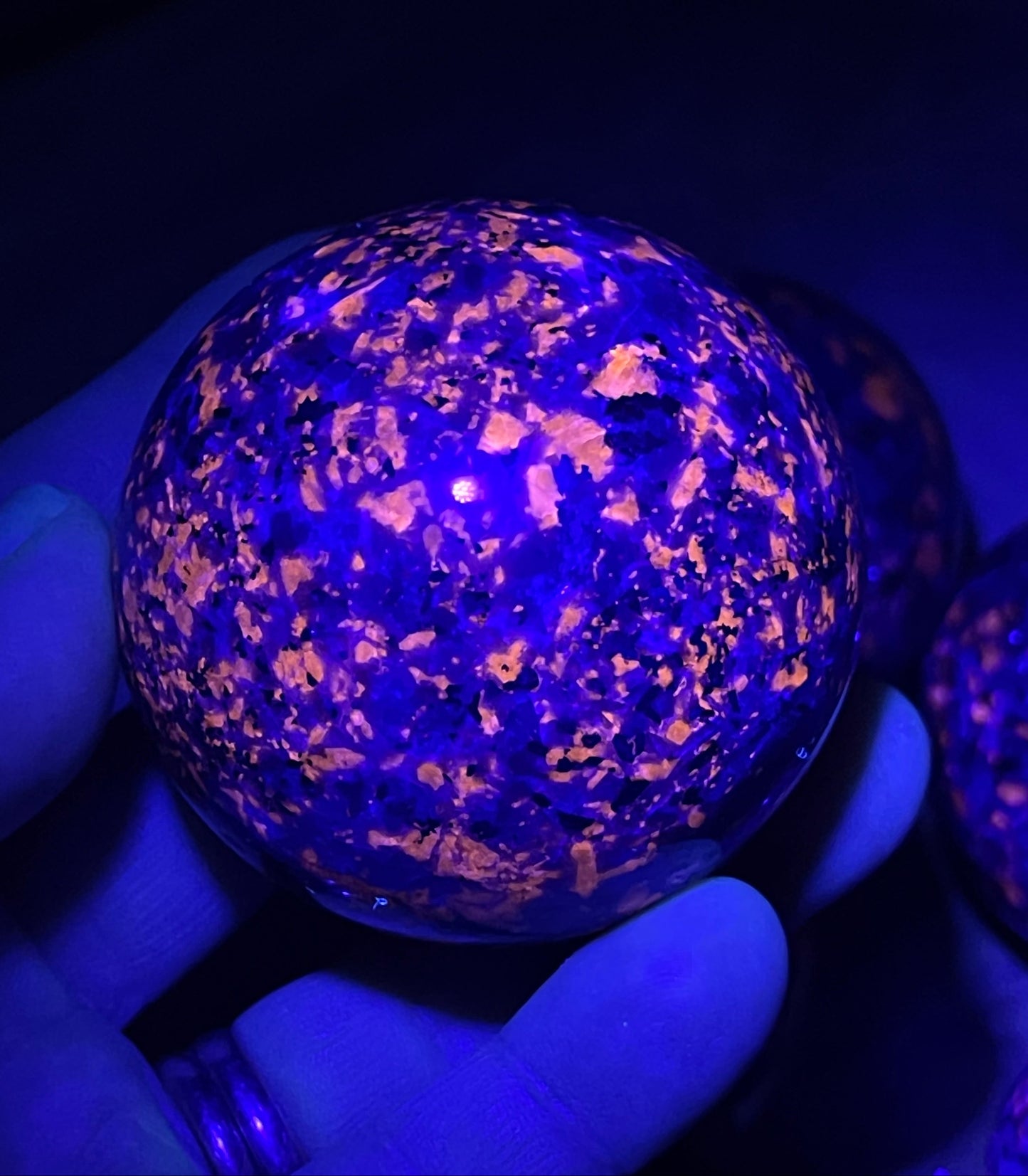 Yooperlite Sphere/Ultra Violet Sodalite