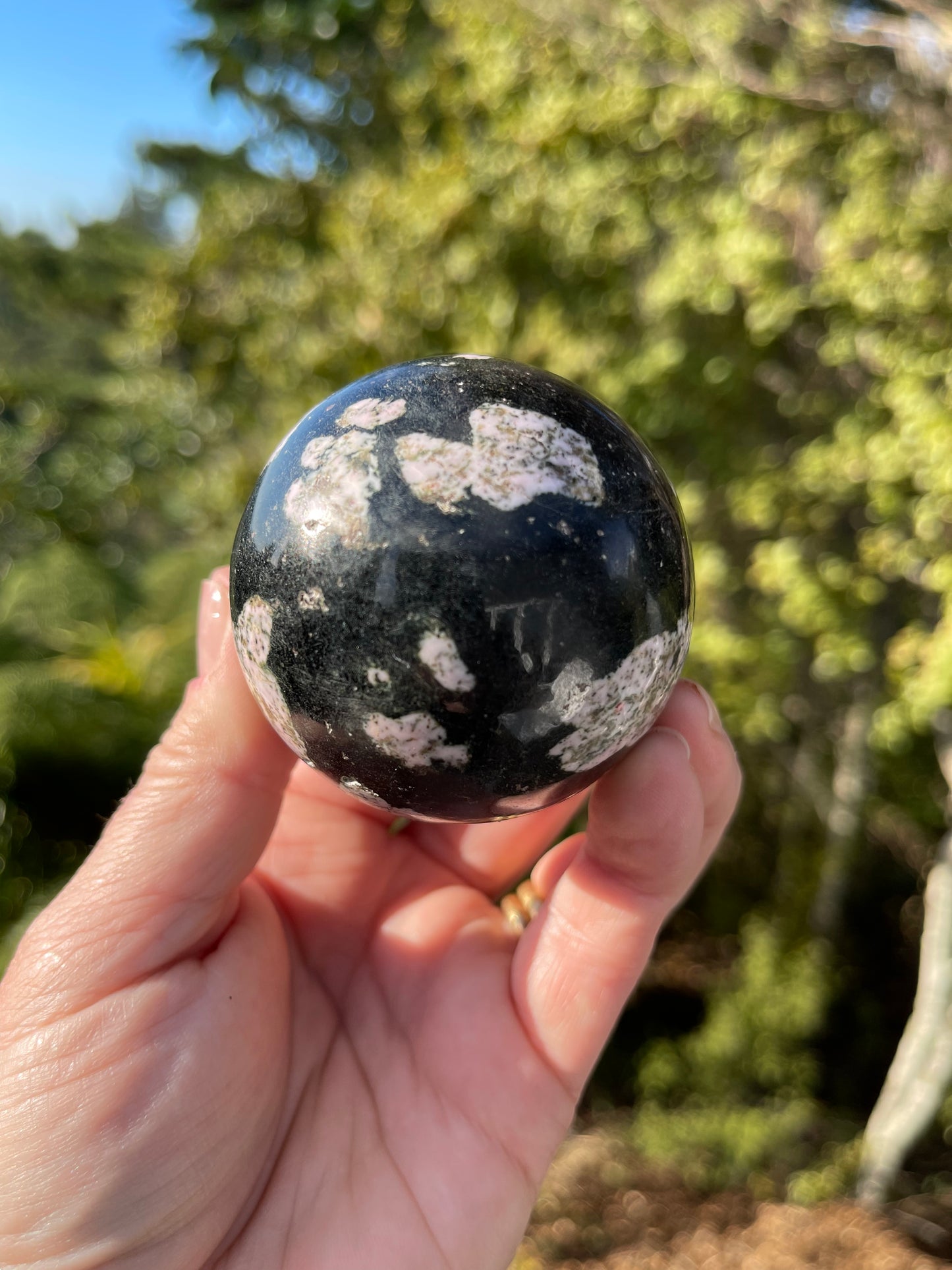 Black jade with Thulite Sphere