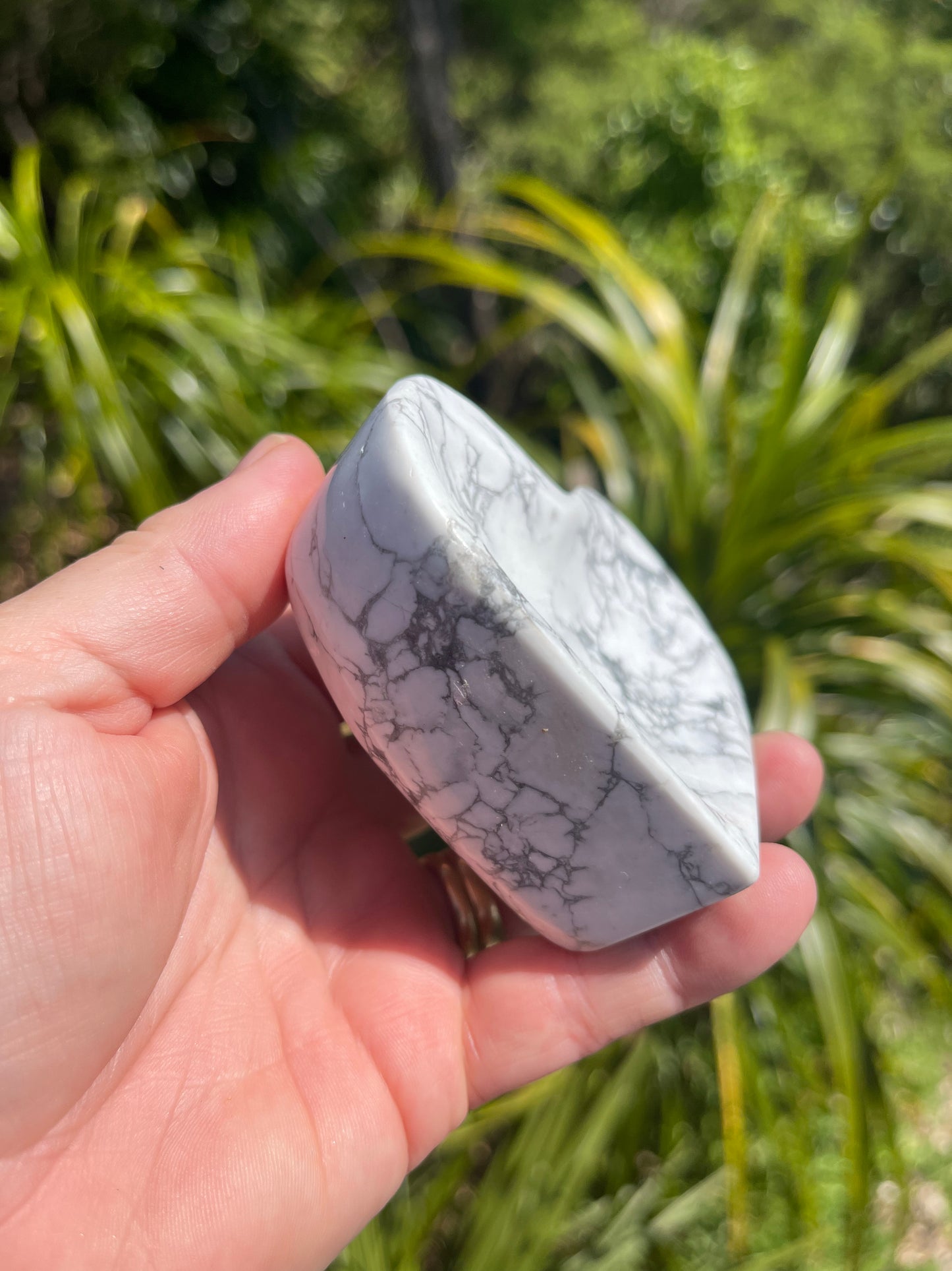 Howlite Heart Bowl