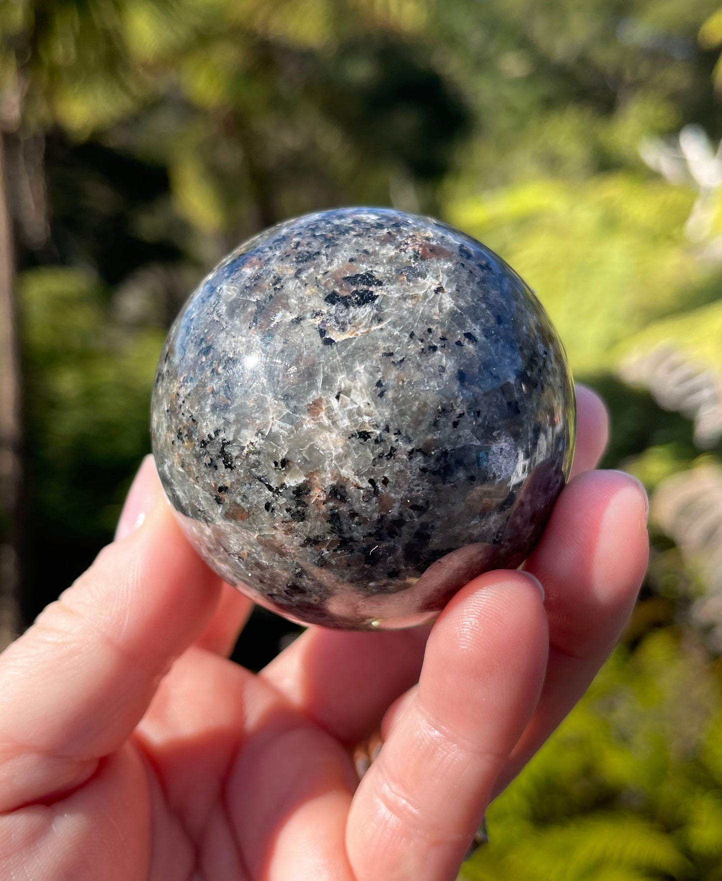 Yooperlite Sphere/Ultra Violet Sodalite