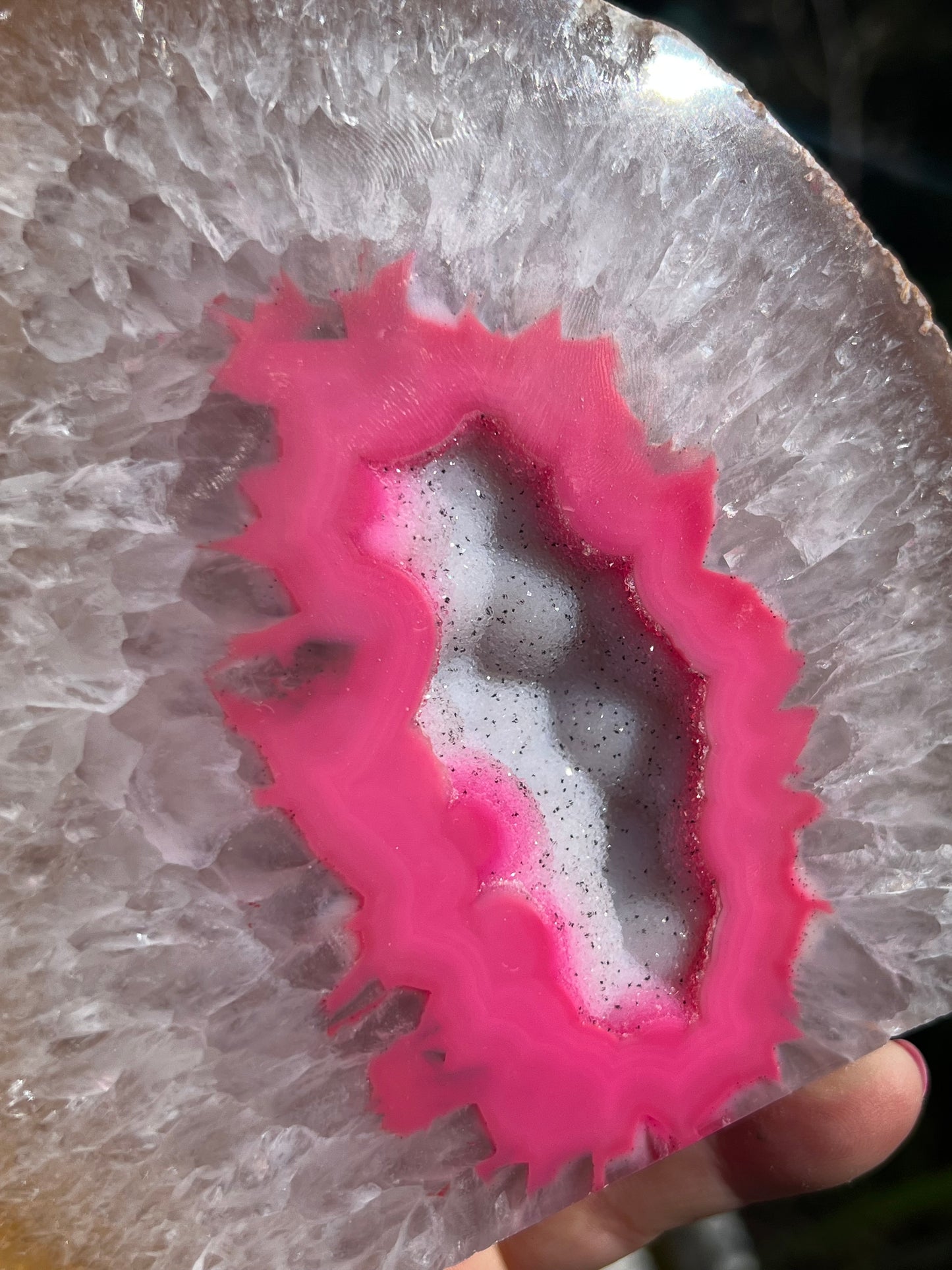 Agate Geode Dyed Pink, Cut Base