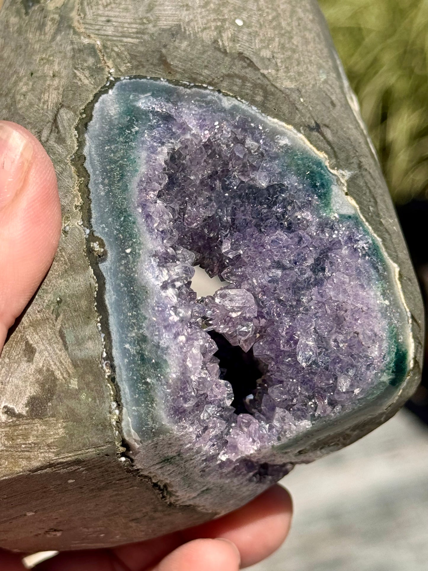 Lilac Amethyst Wrap-Around Geode Cut Base with Green Agate Border 10