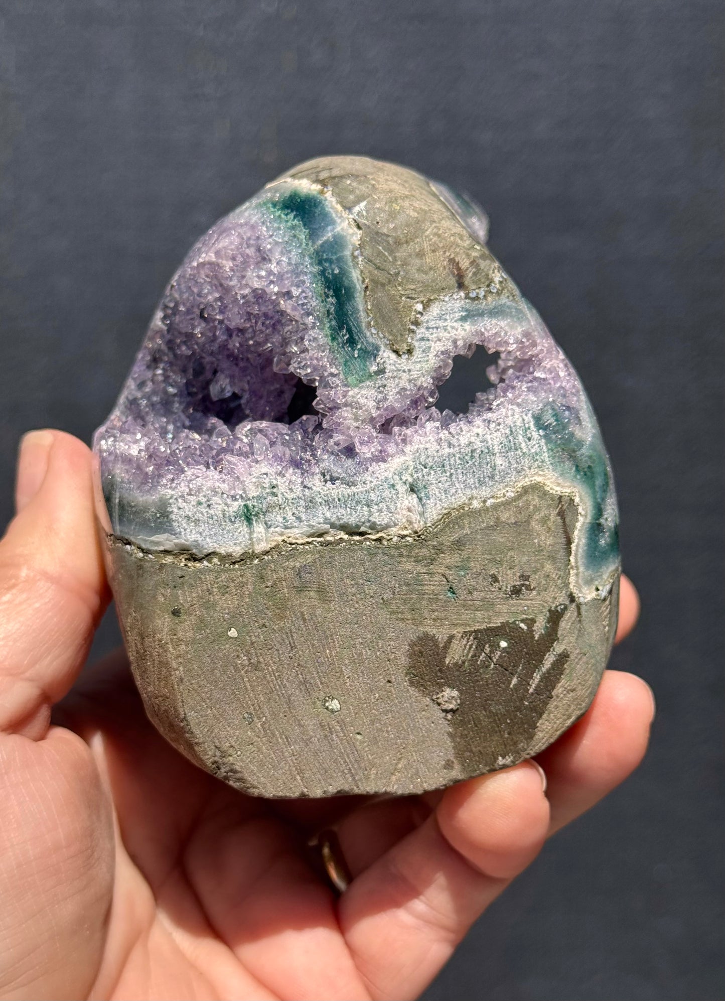 Lilac Amethyst Wrap-Around Geode Cut Base with Green Agate Border 10