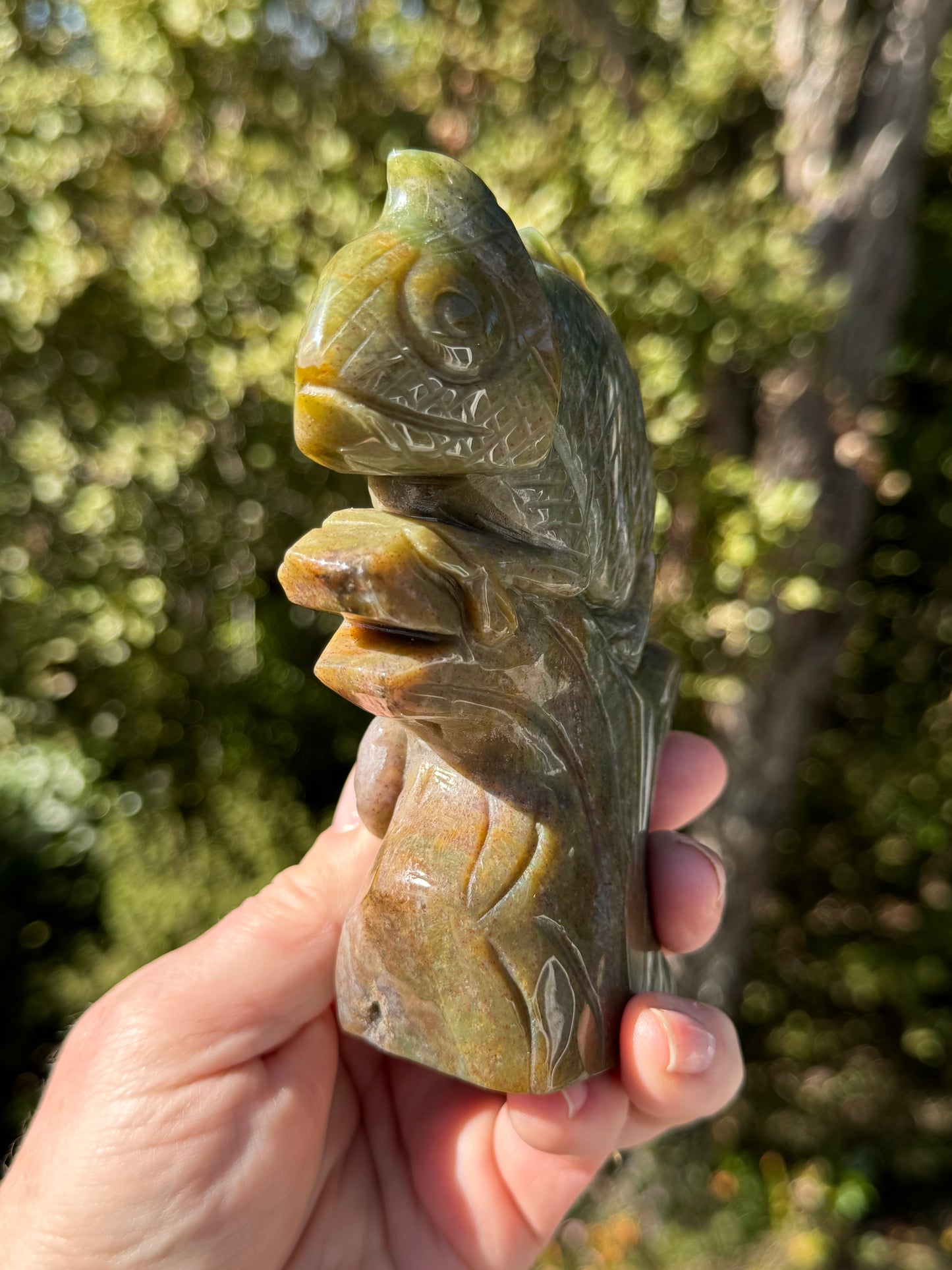 Indian Agate Chameleon carving