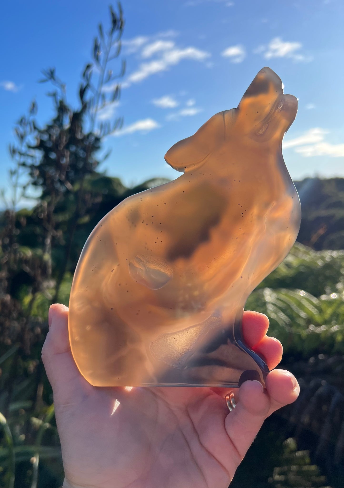 Agate Geode Carved Howling Wolf