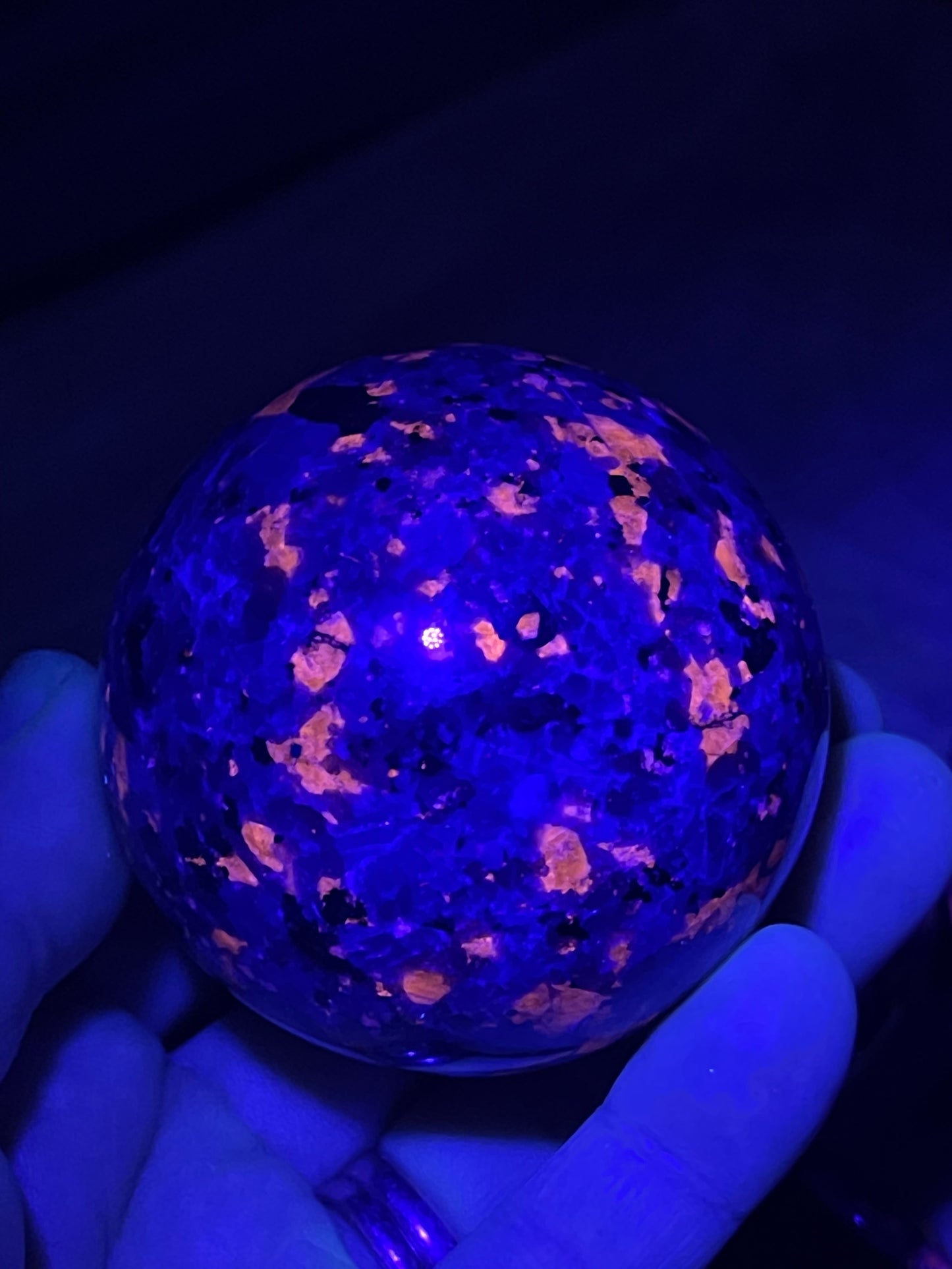 Yooperlite Sphere/Ultra Violet Sodalite