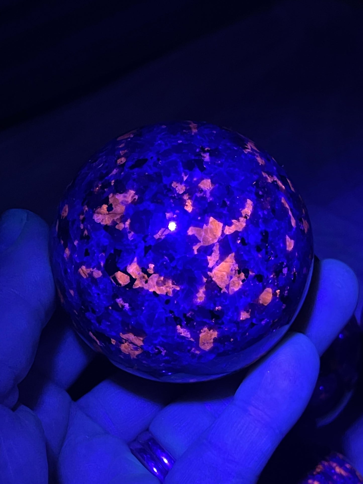 Yooperlite Sphere/Ultra Violet Sodalite