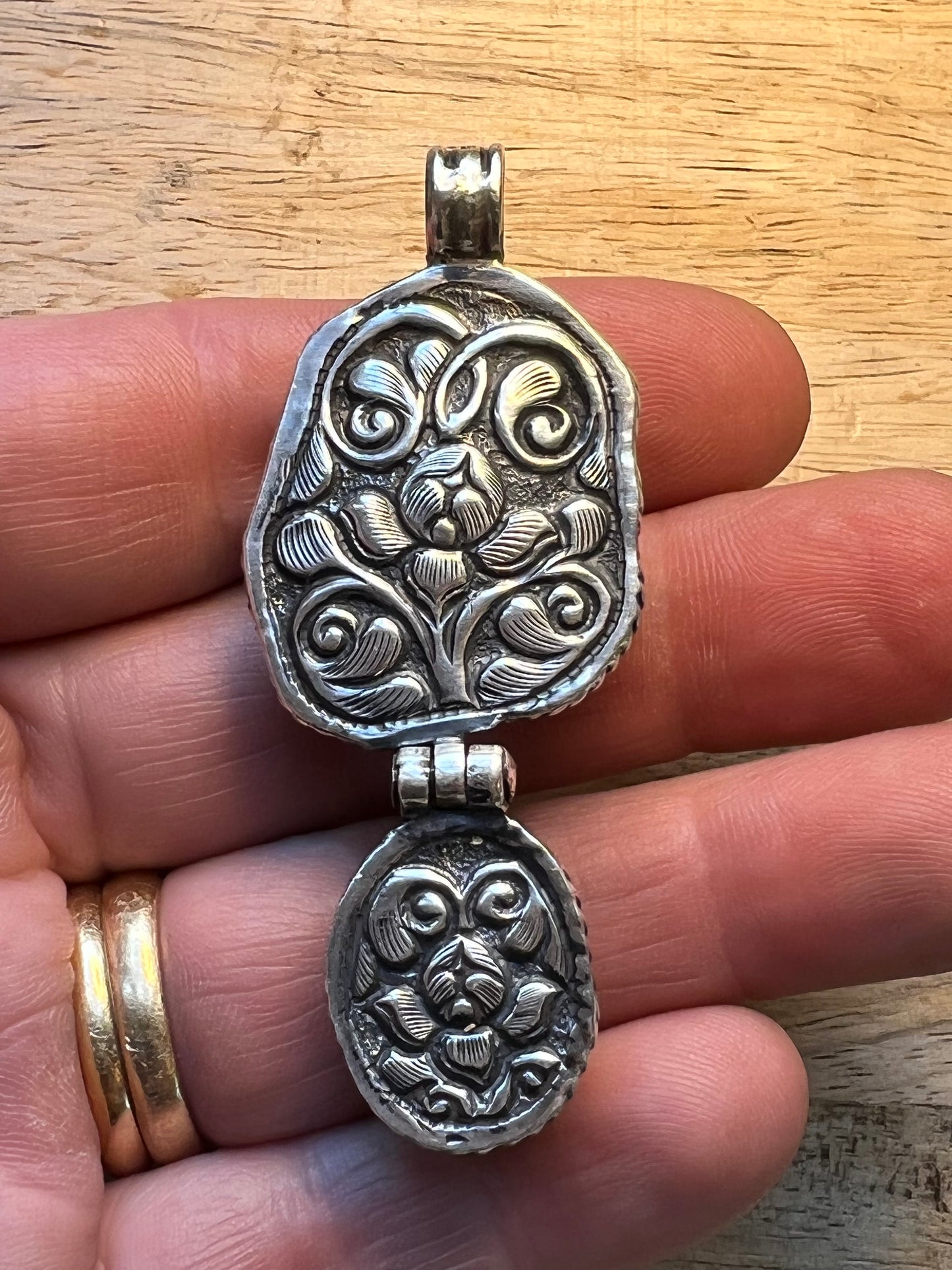 Sterling Silver and Labradorite Lion Pendant handmade
