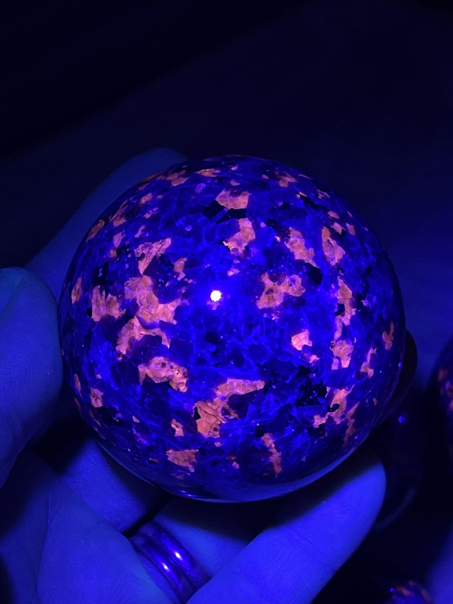 Yooperlite Sphere/Ultra Violet Sodalite