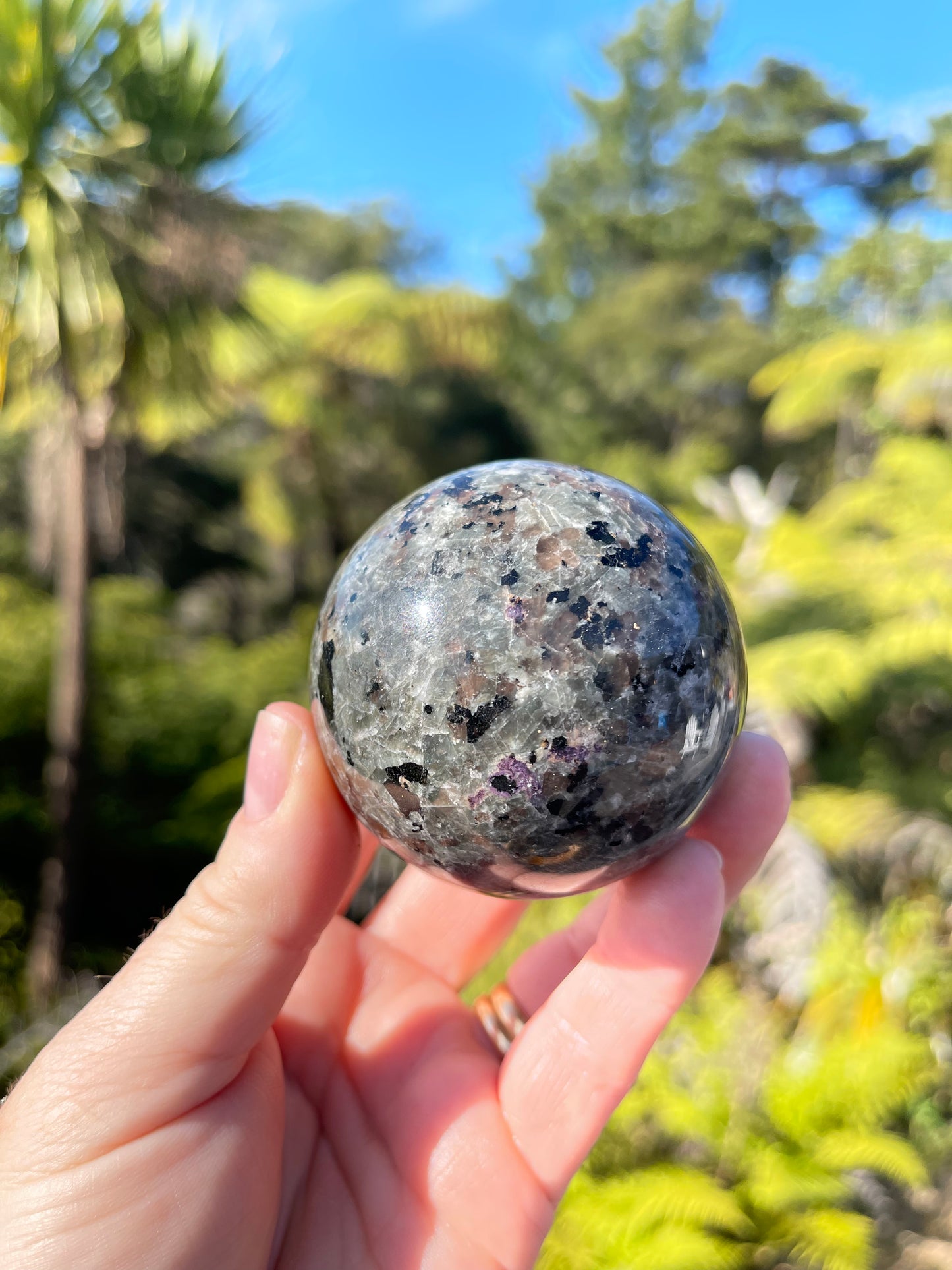 Yooperlite Sphere/Ultra Violet Sodalite