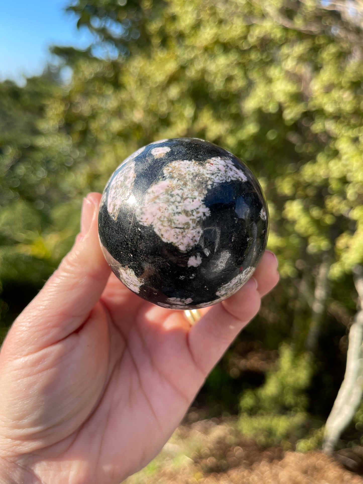 Black jade with Thulite Sphere