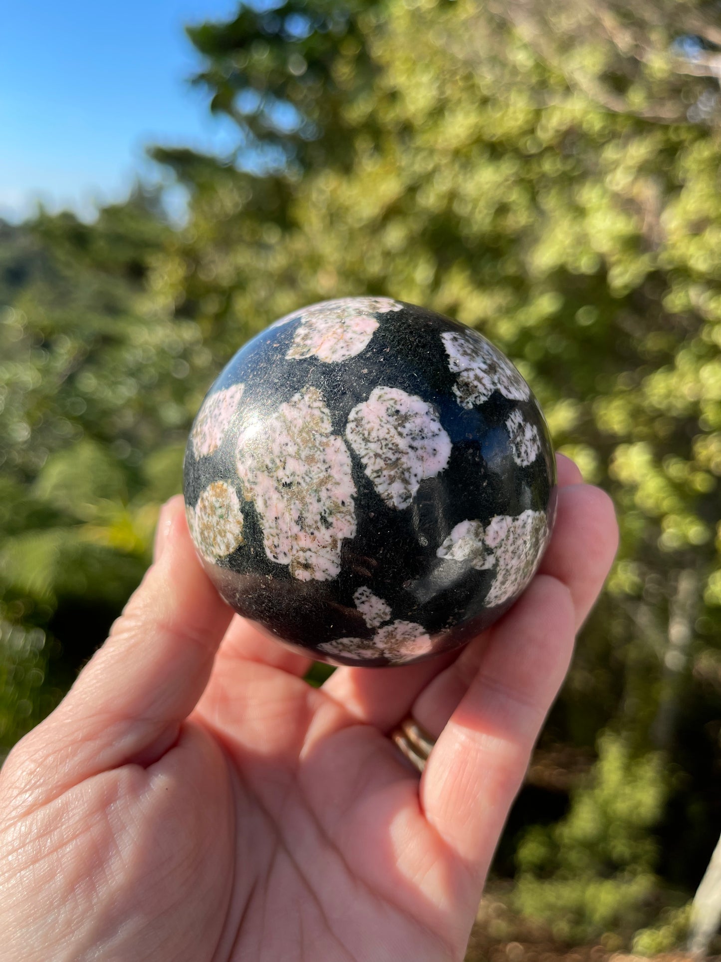 Black jade with Thulite Sphere