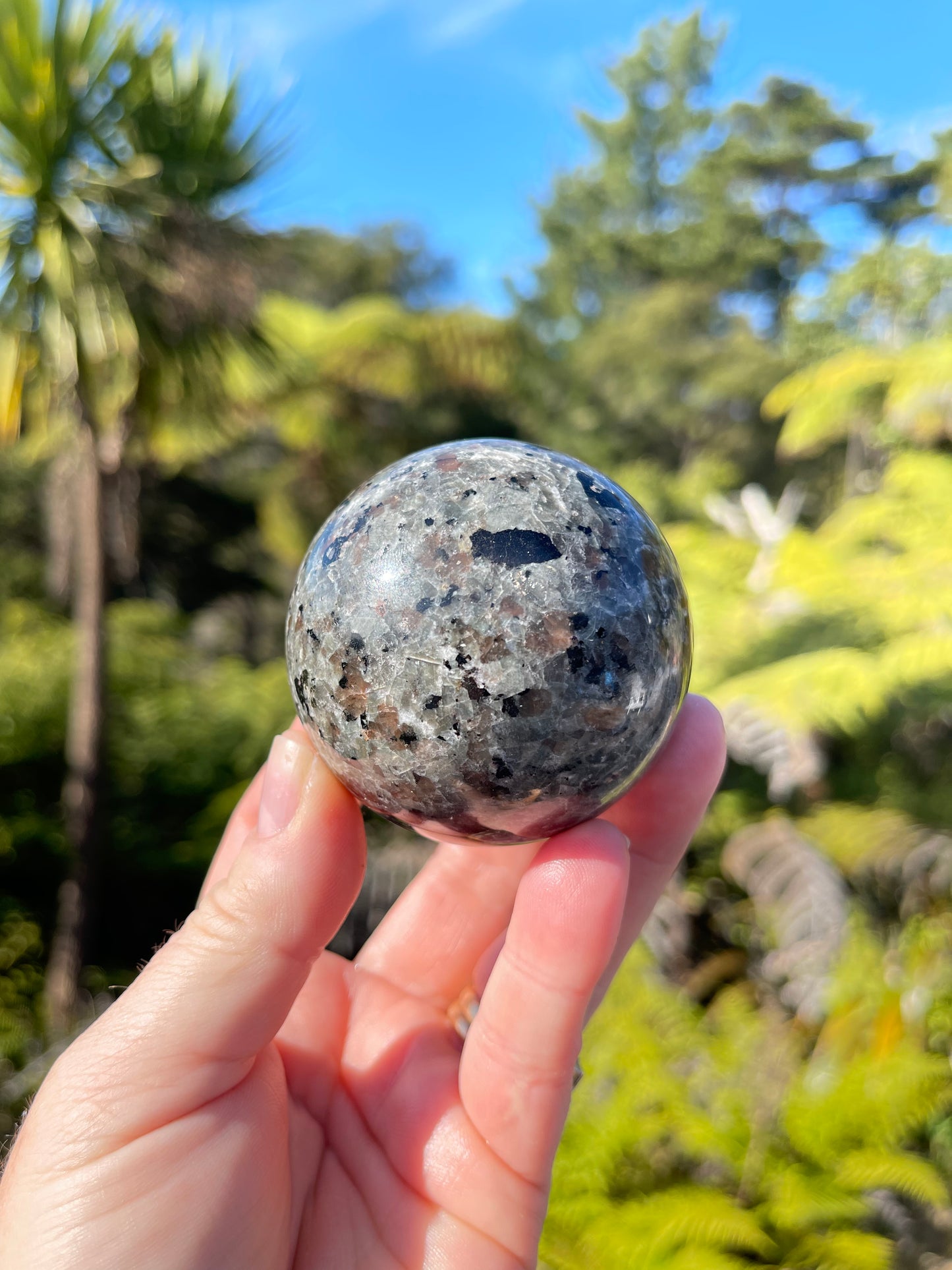 Yooperlite Sphere/Ultra Violet Sodalite