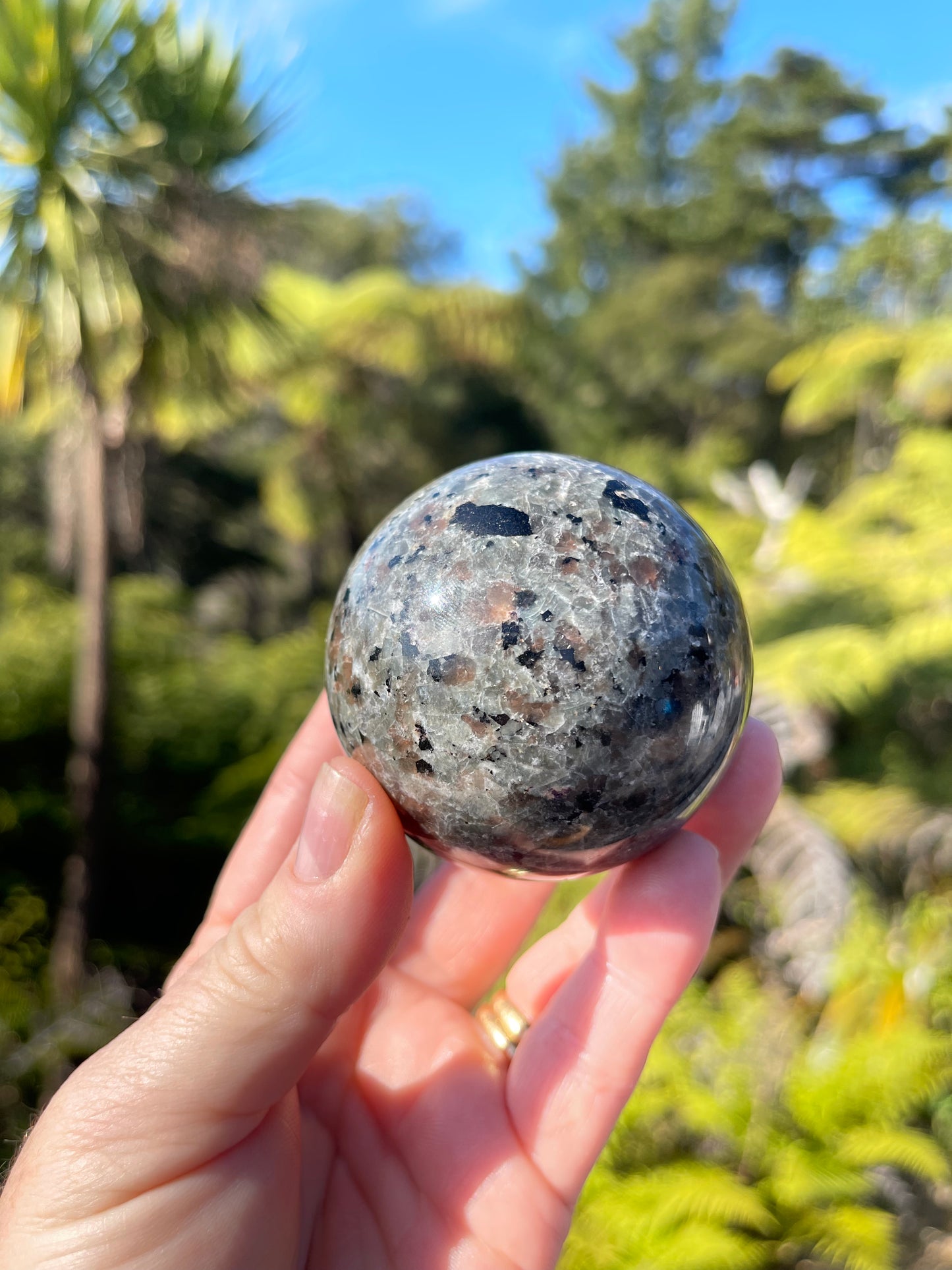 Yooperlite Sphere/Ultra Violet Sodalite