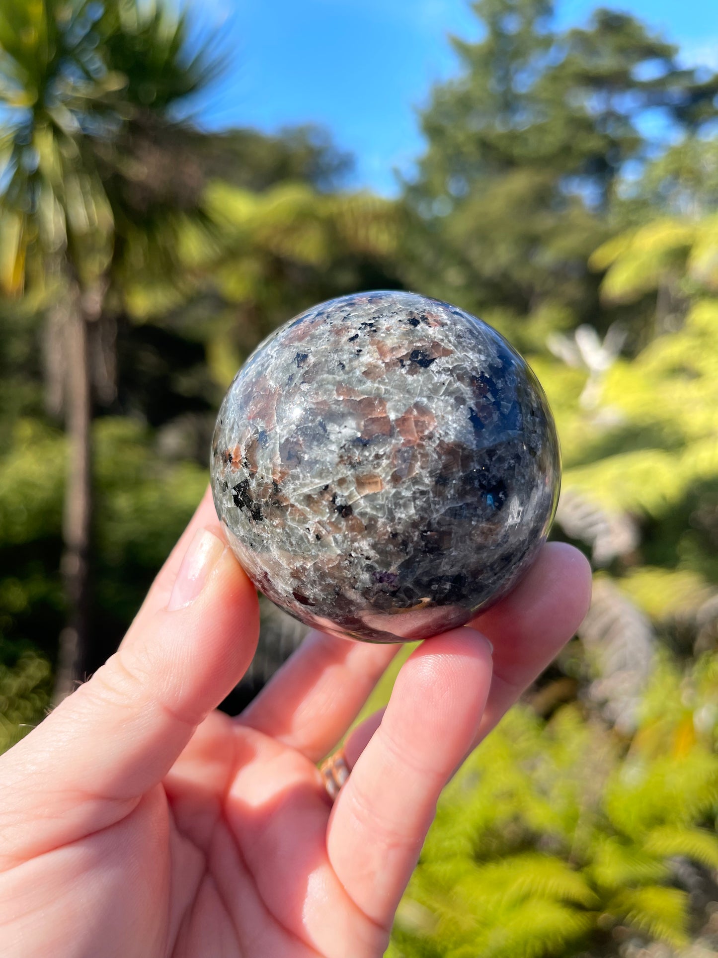 Yooperlite Sphere/Ultra Violet Sodalite